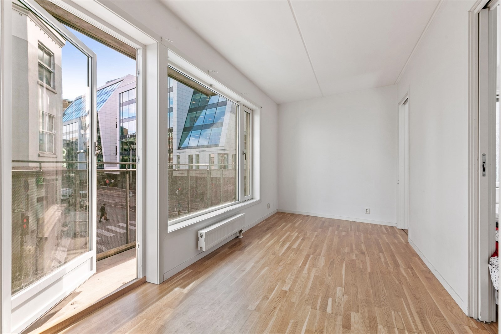 Lys stue i som oppleves som lett å innrede. Galleribilde