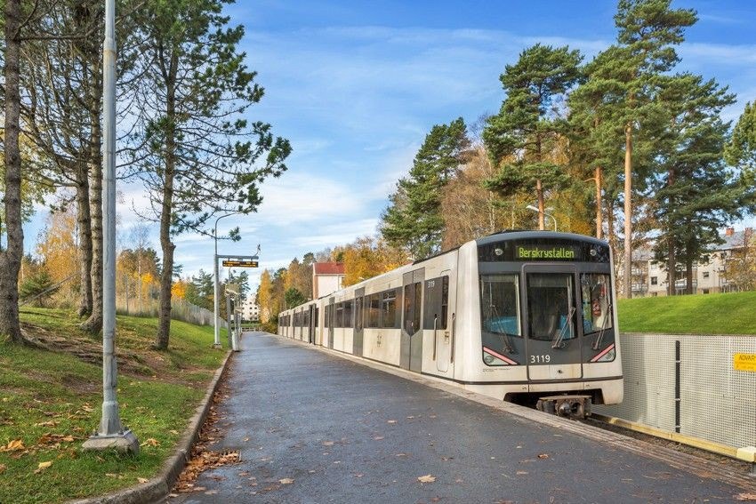 Umiddelbar nærhet til Bergkrystallen t-banestasjon. Galleribilde