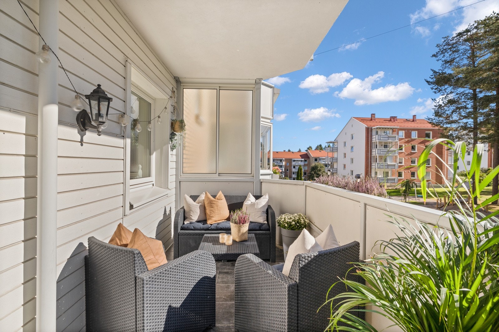 Her får du god plass til å innrede med en stor sittegruppe og grill. Galleribilde