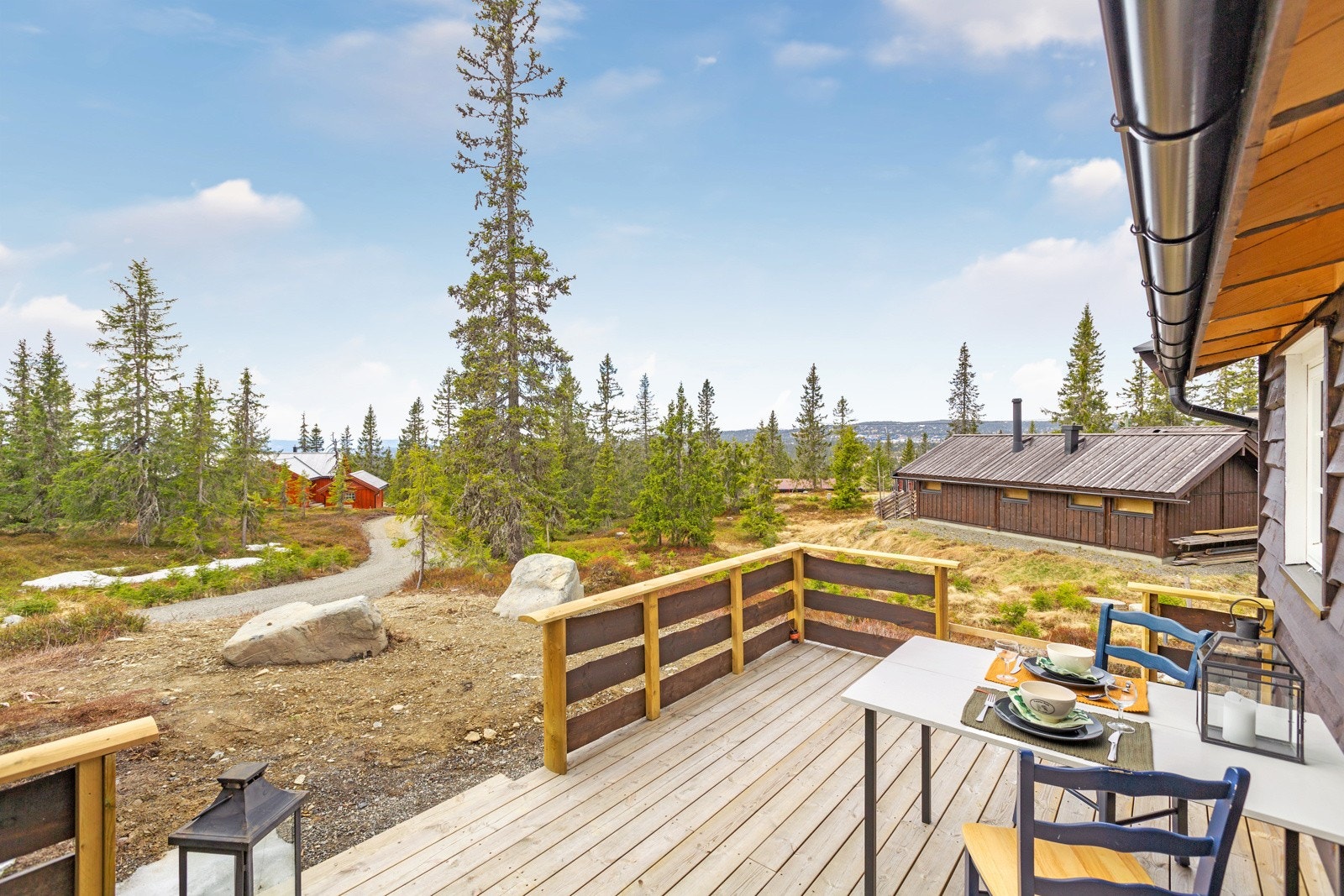 Solen kan nytes til langt på kveld. Galleribilde