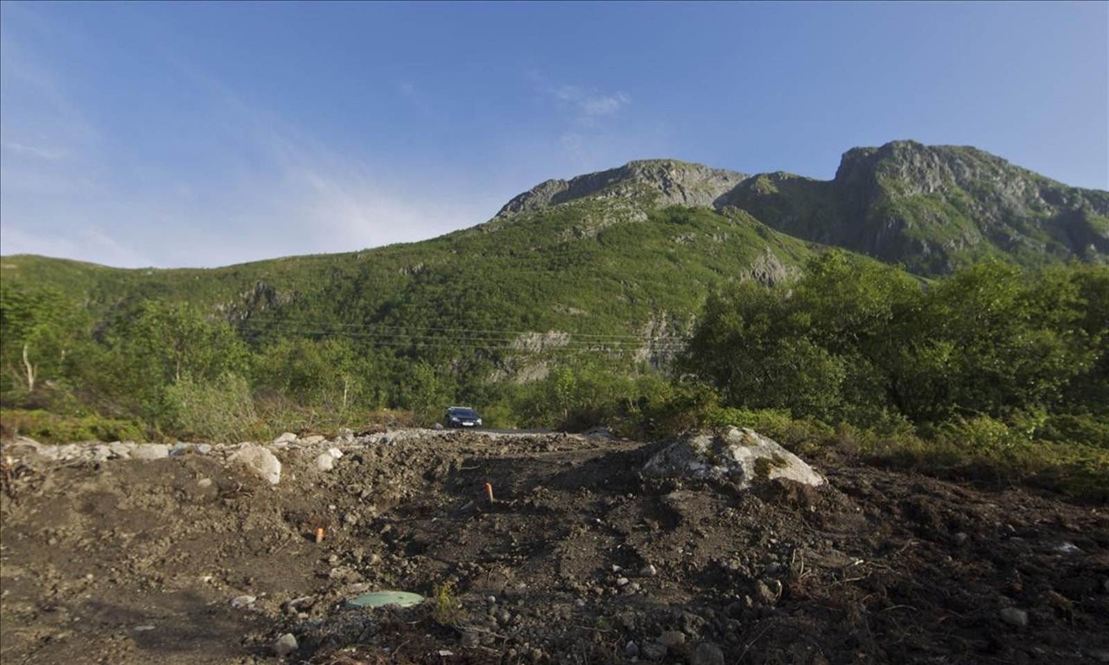 Tomta deler septik med nabotomta. Vann fra Ræstad vassverk. Galleribilde
