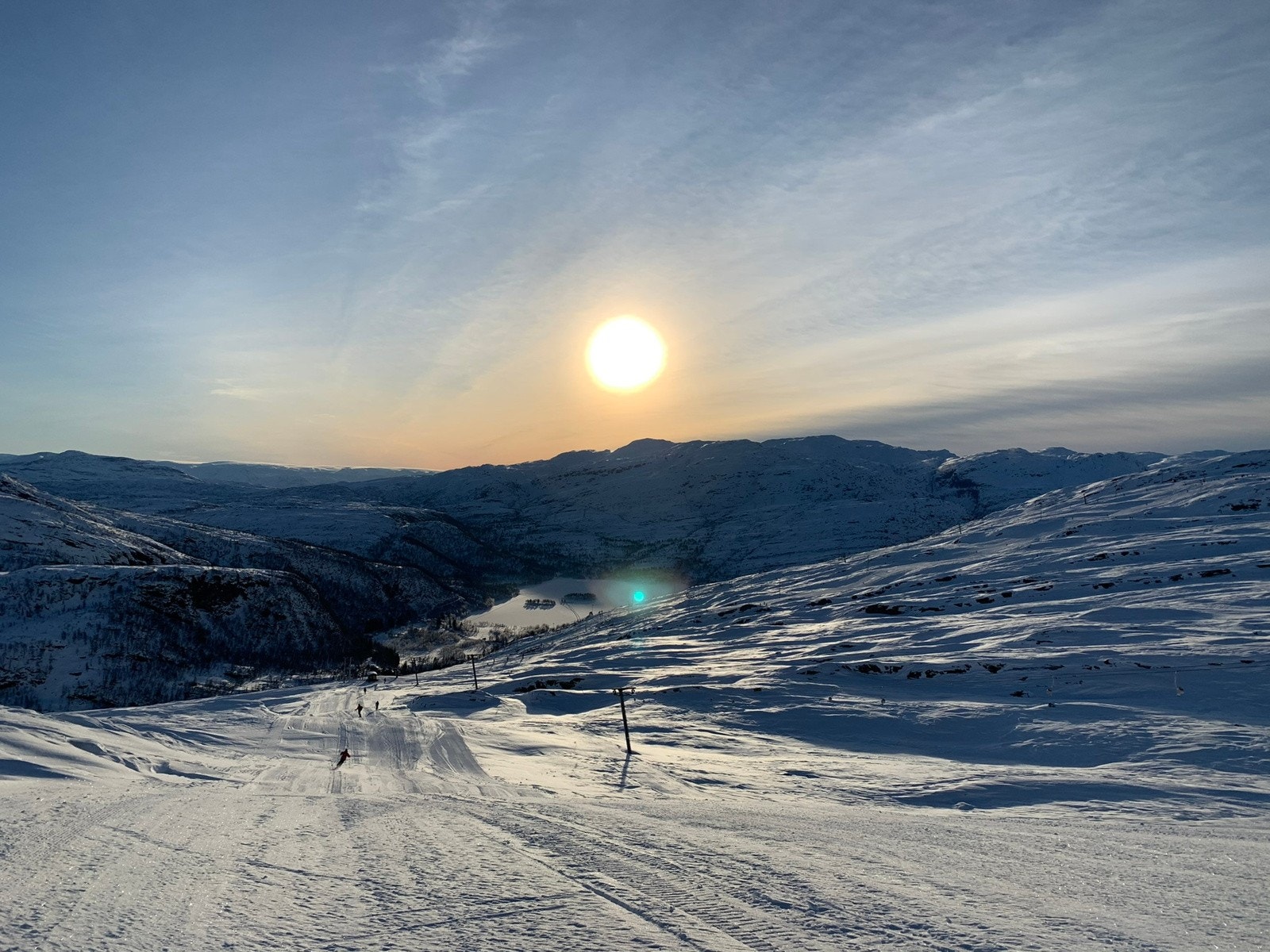 Skiløyper i umiddelbar nærhet Galleribilde