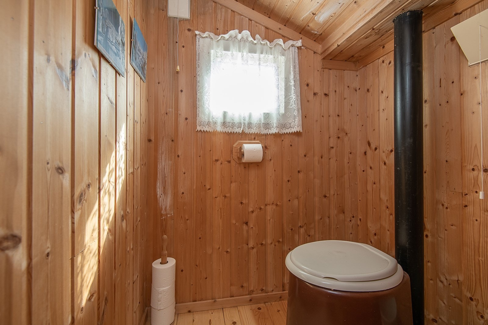 Do inne i hytta. Galleribilde