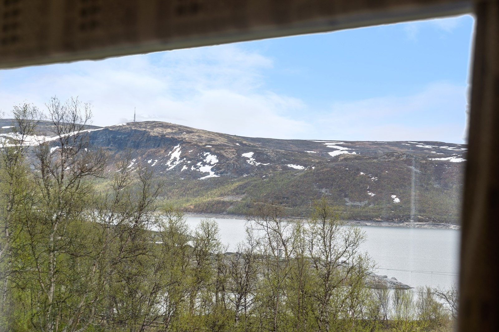 Utsikt mot Storhovda og Ustetind Galleribilde