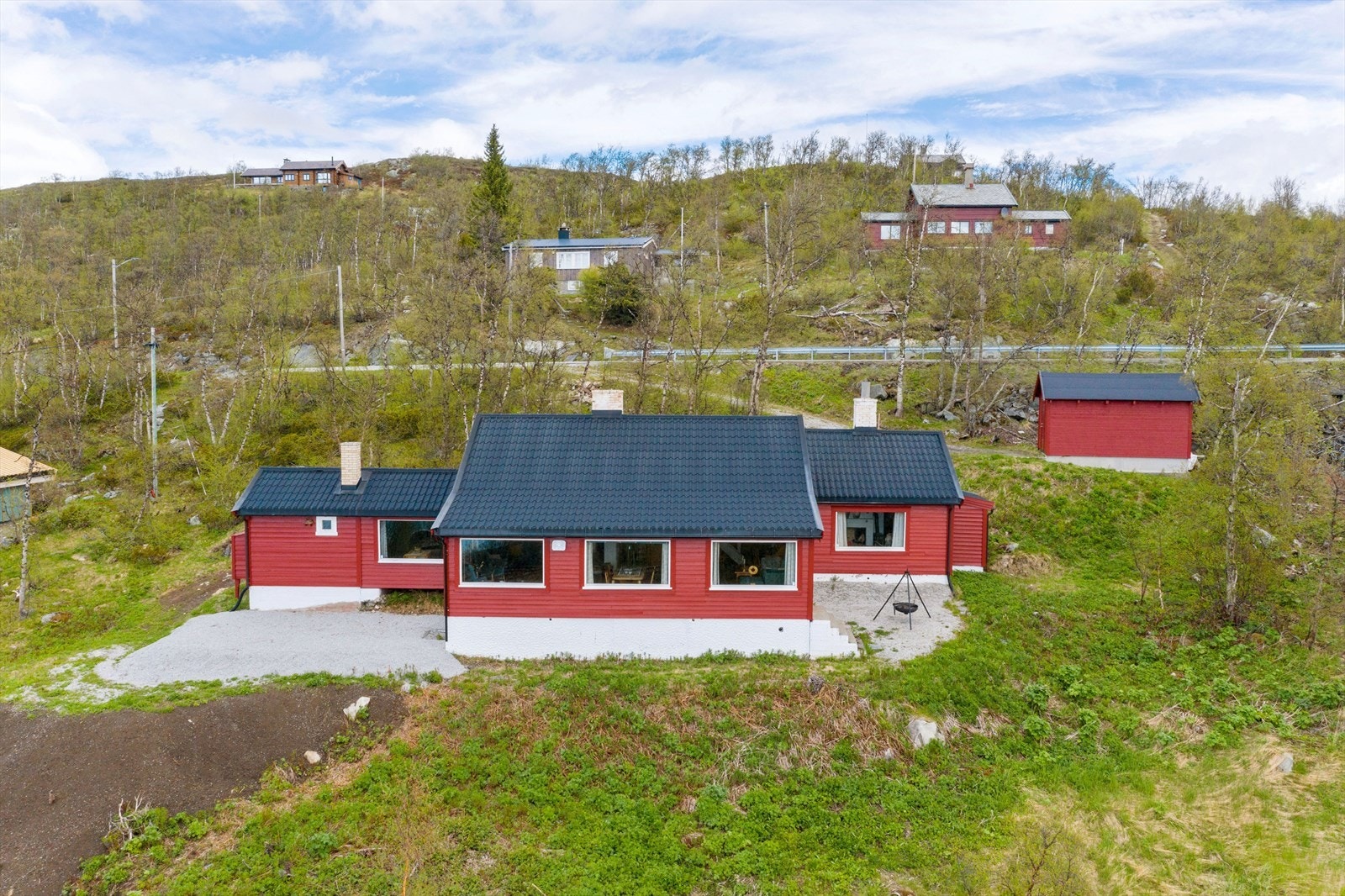 Selger hadde planer om å lage en ny utgang og ny terrasse i den vestre delen. Galleribilde