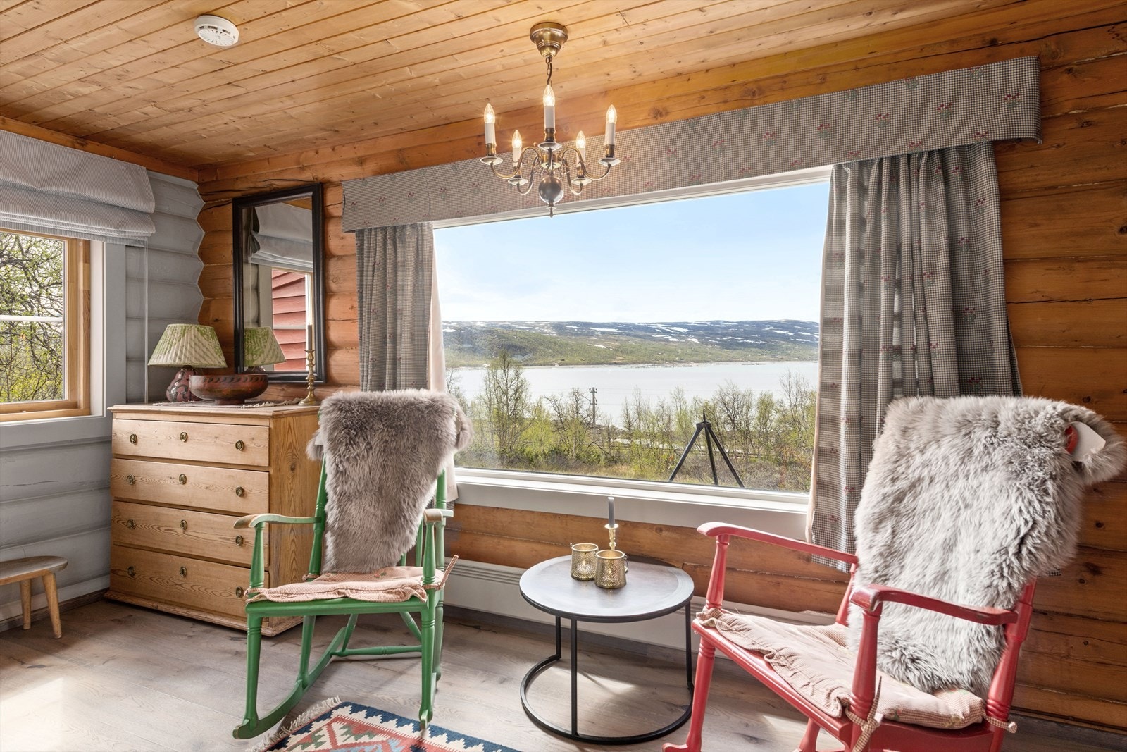 Flott utsikt fra soverommet/peisestuen Galleribilde