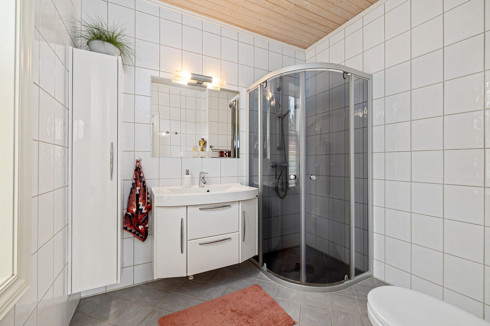 Baderom 2. etasje. Badet ble pusset opp i 2006 Galleribilde
