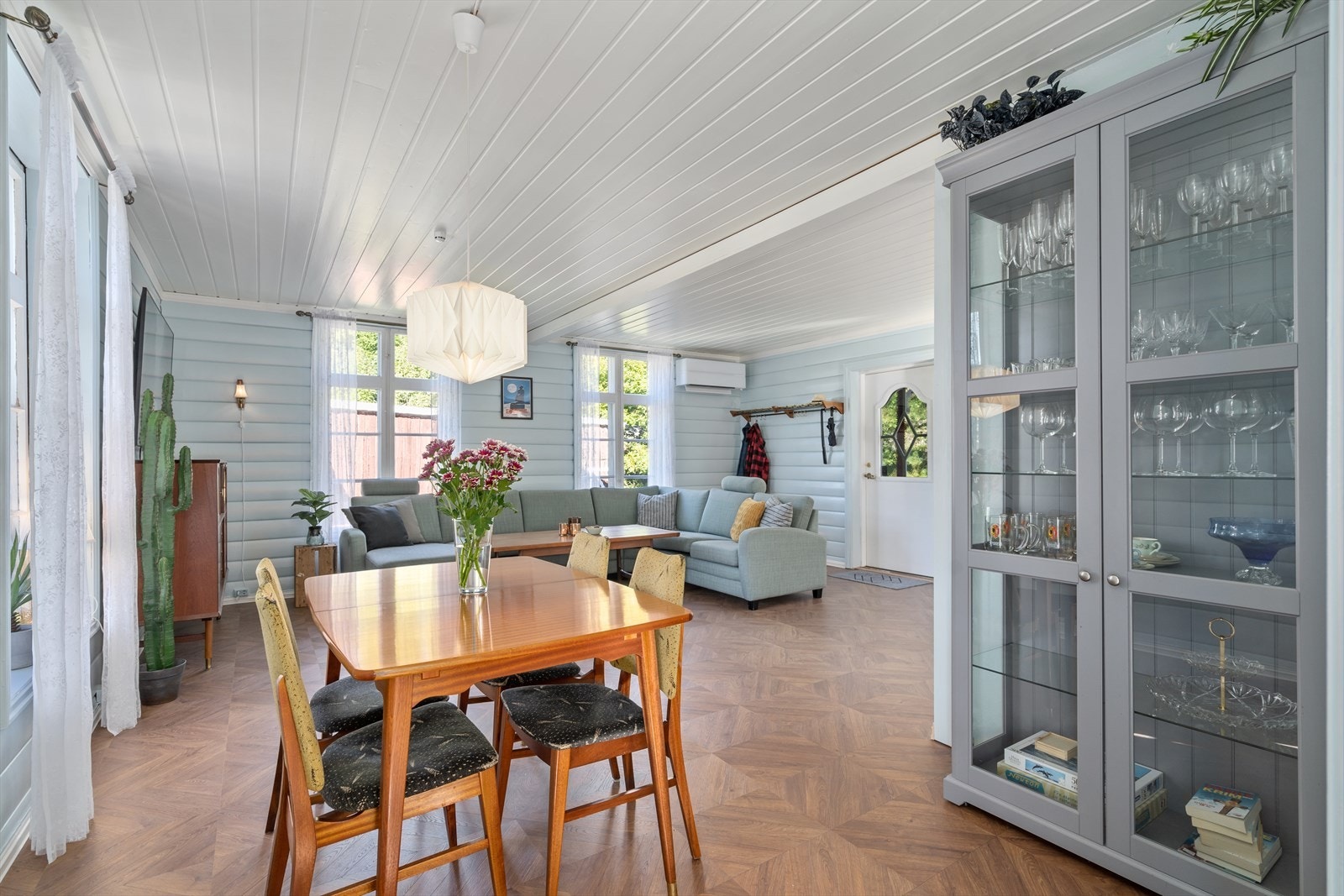 Adkomst til kjøkken og gang fra stuen Galleribilde