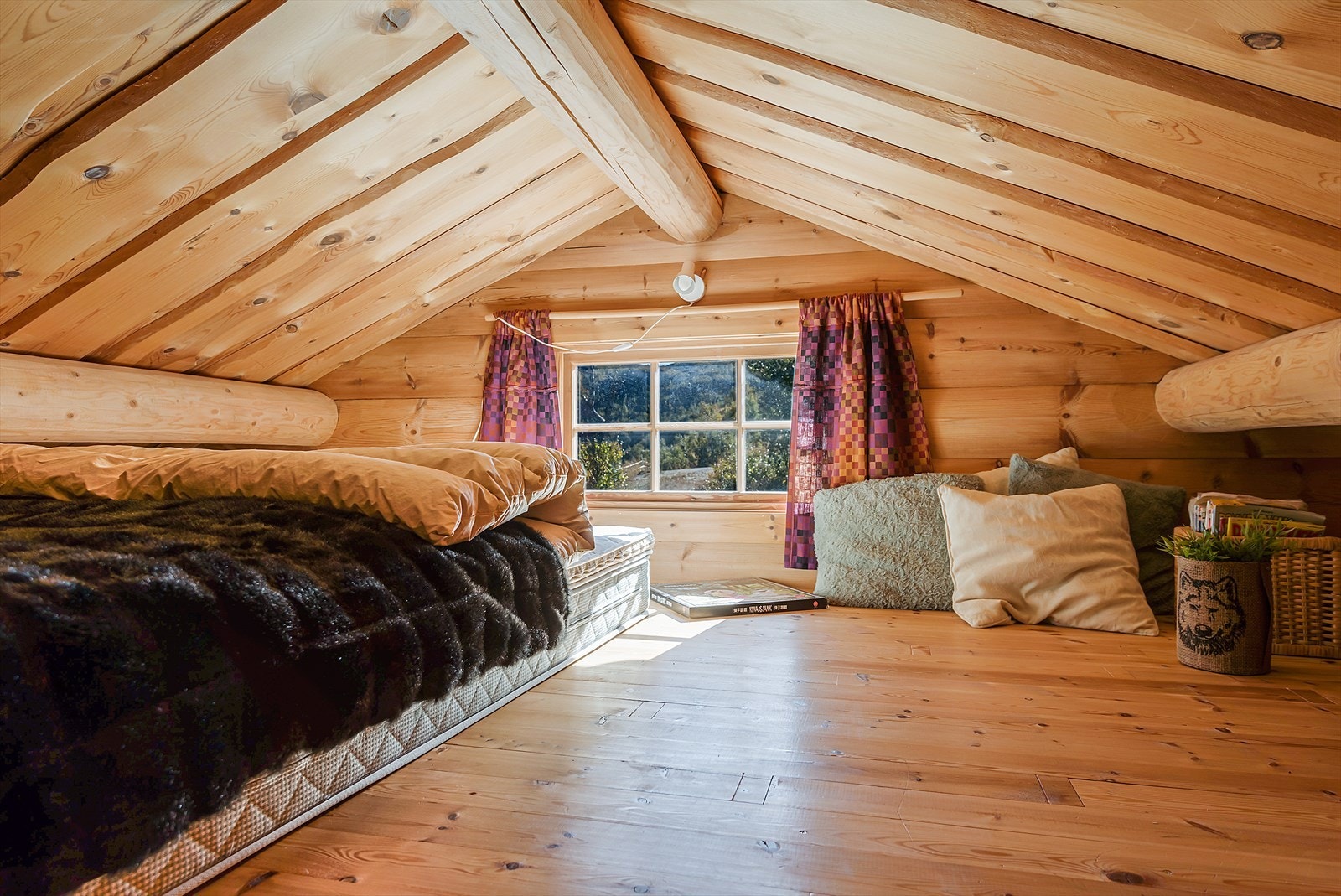 Romslig hems med god lagringsplass. Galleribilde