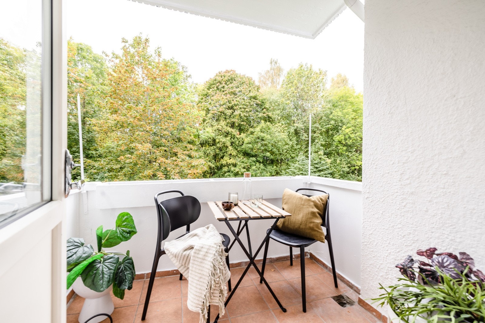 Hyggelig vestvendt balkong. Galleribilde