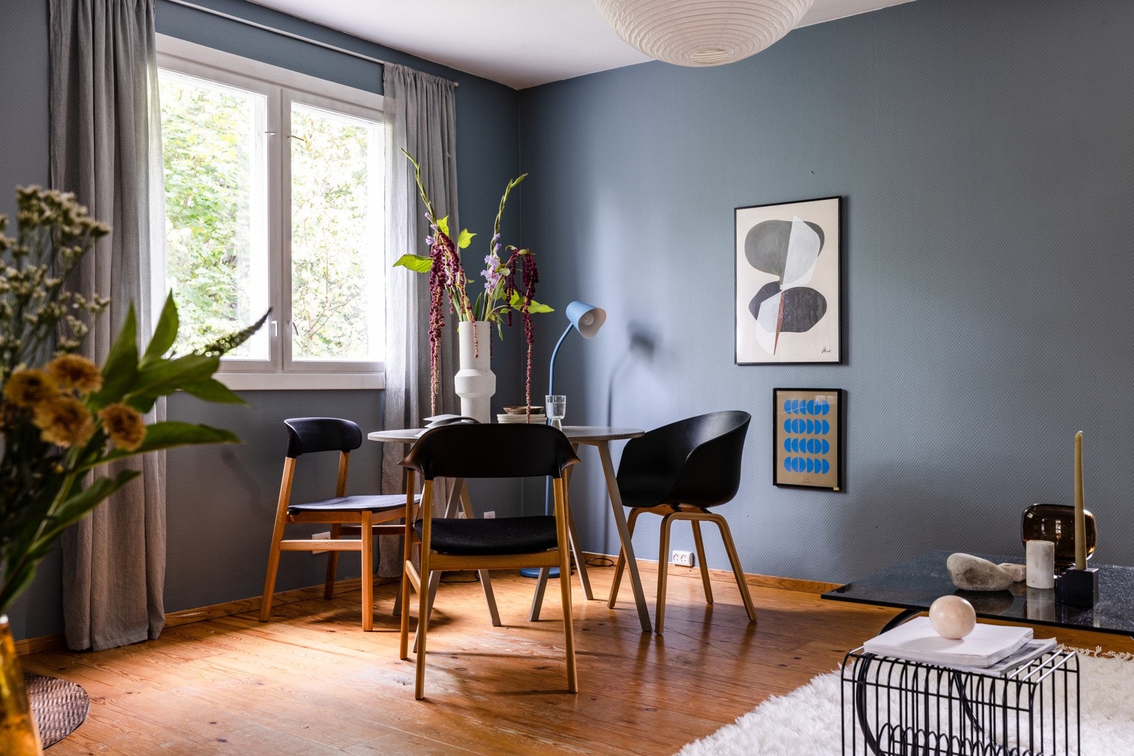 God plass til salong og spisebord Galleribilde