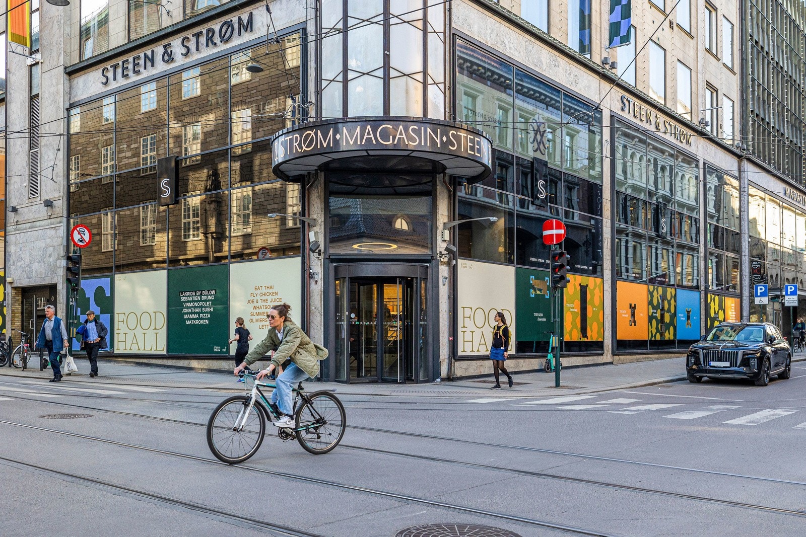 Nærhet til Karl Johans gate som er Oslos mest kjente handlegate. Galleribilde