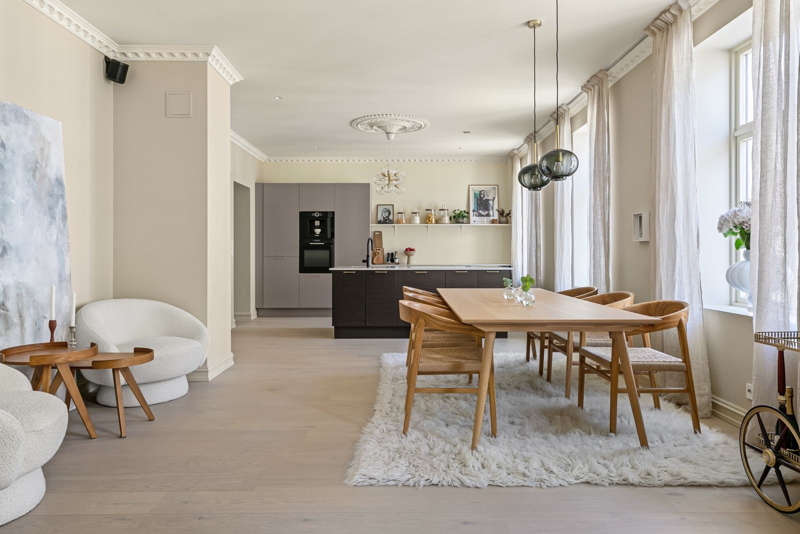 Leiligheten er på hele 93 kvm og har en romslig og åpen planløsning, noe som gir en fantastisk atmosfære Galleribilde