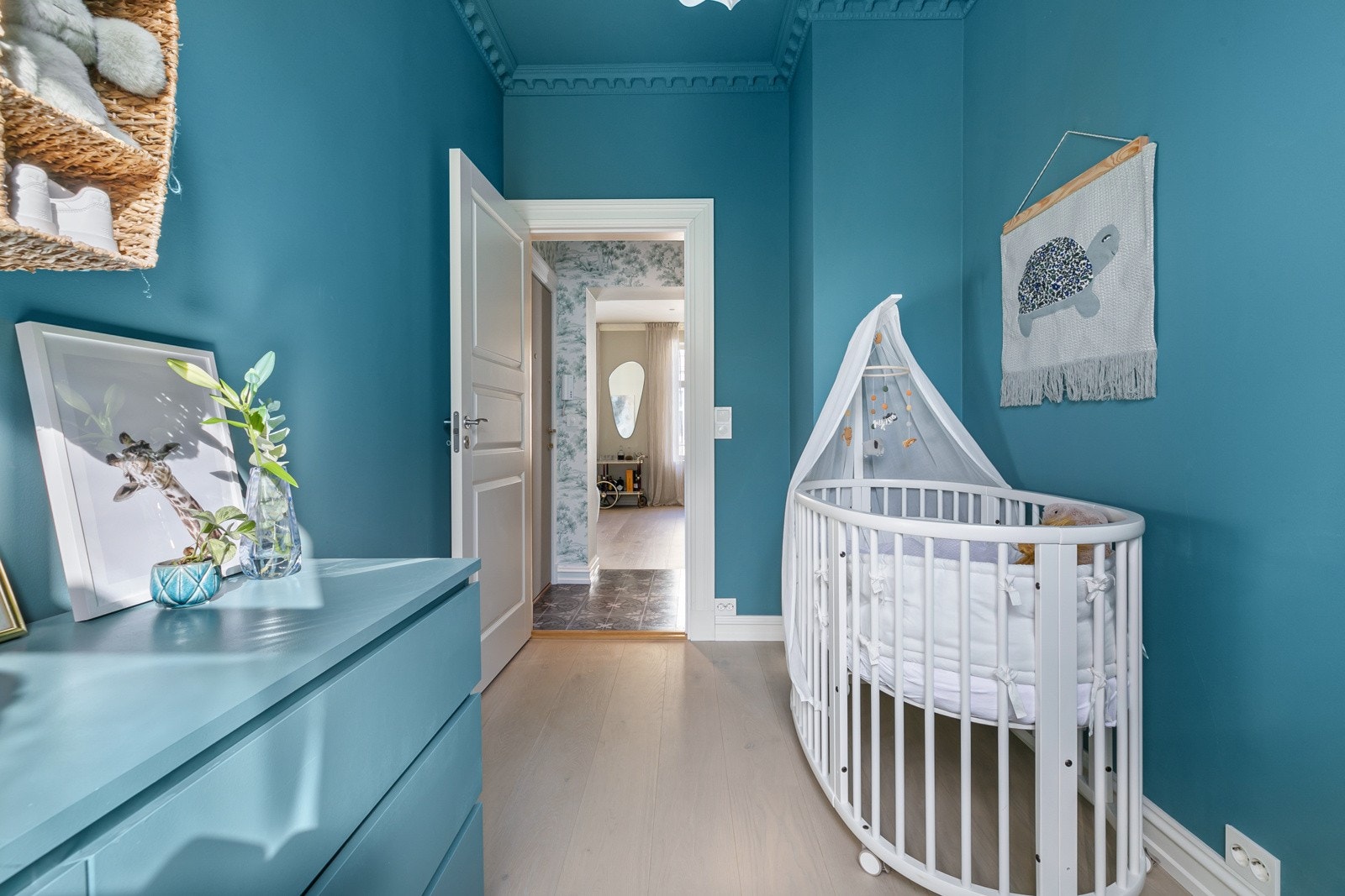 Rommet passer perfekt som barnerom eller som hjemmekontor Galleribilde