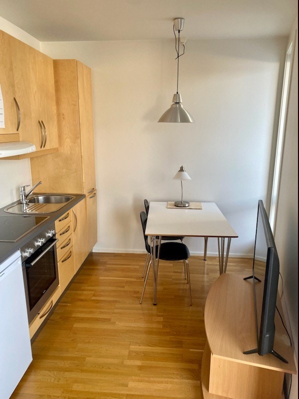 Kjøkken med spisebord Galleribilde