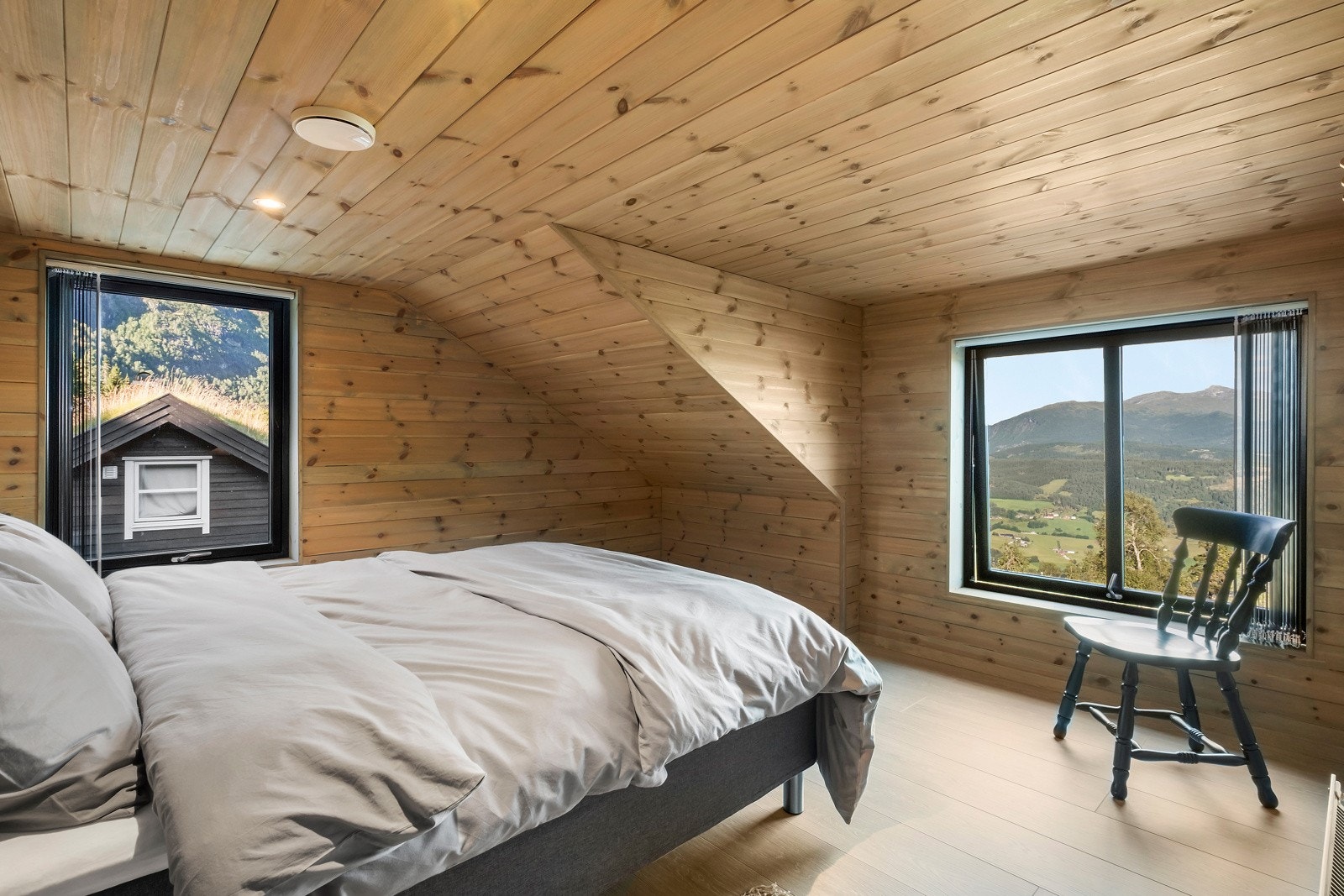 Soverom 6. Soverom 7 er ikke avbildet, men og er noe mindre. Galleribilde