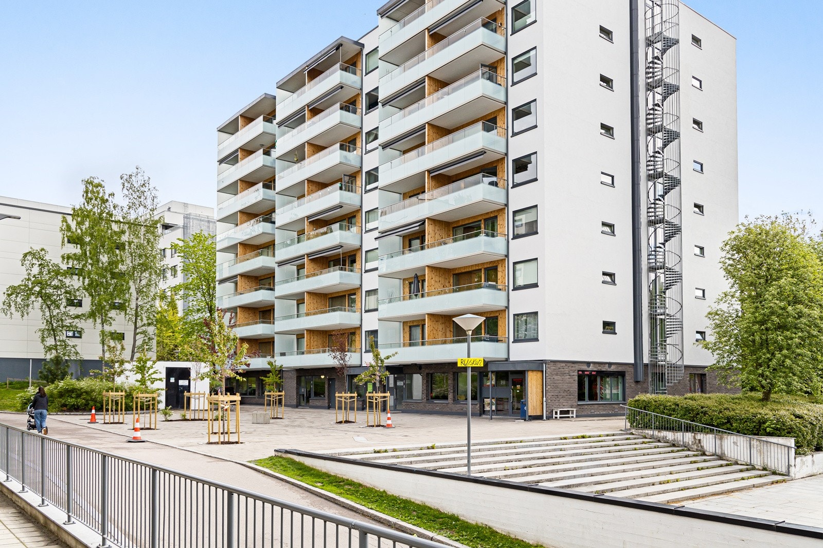 Setra Borettslag er veldrevet og fasadene i borettslaget ble pusset opp/rehabilitert i 2019/2020. Galleribilde