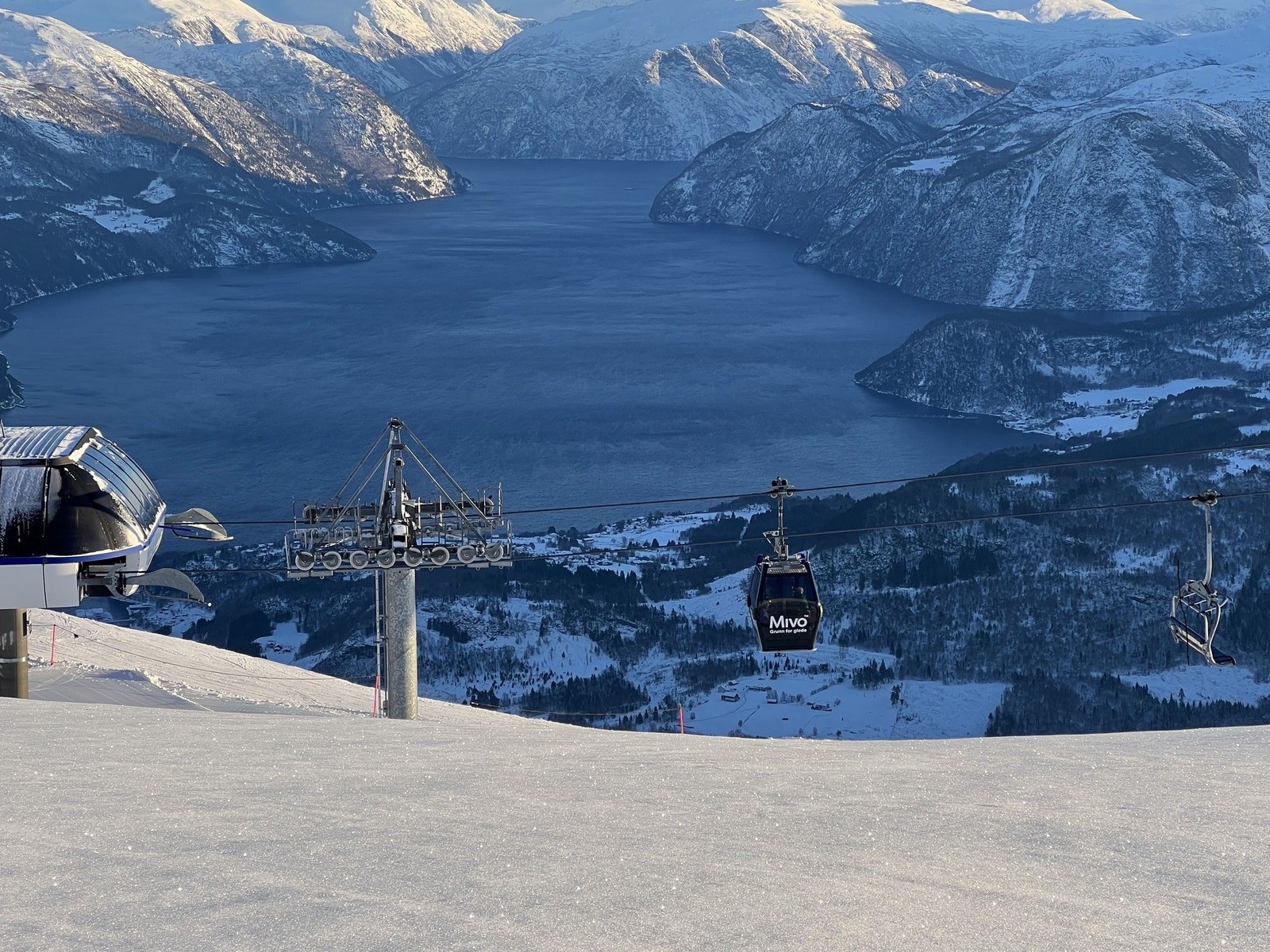 Gondolen er åpen hver dag hele uken både i vinter- og sommersesongen, og er blitt en populær attraksjon også for cruiseturister. Galleribilde