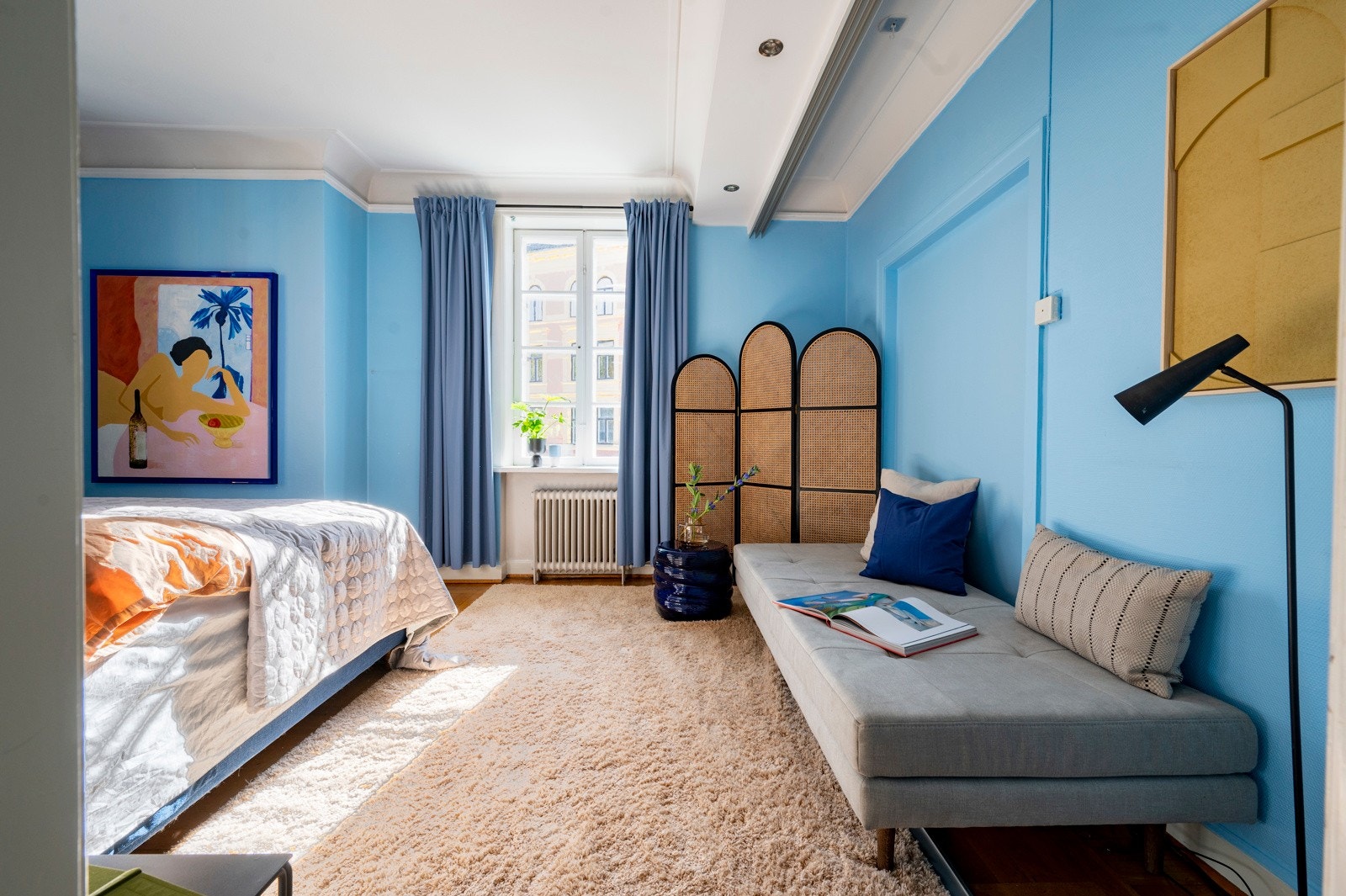 Her er det virkelig god plass til alt et soverom måtte trenge. Galleribilde