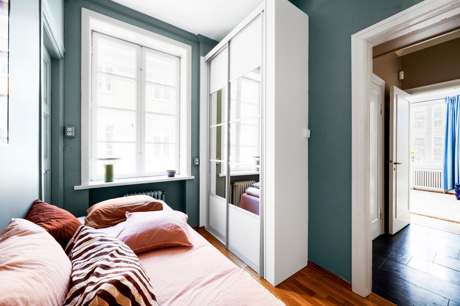 Soverom ll egner seg ypperlig som gjesterom, barnerom eller kontor. Galleribilde