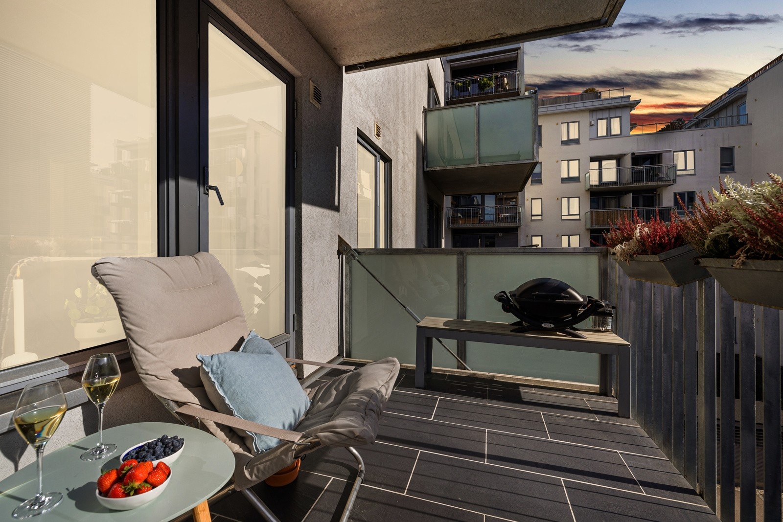 Her ligger alt til rette for å kunne nyte både varme sommerdager og lune høstkvelder. Galleribilde