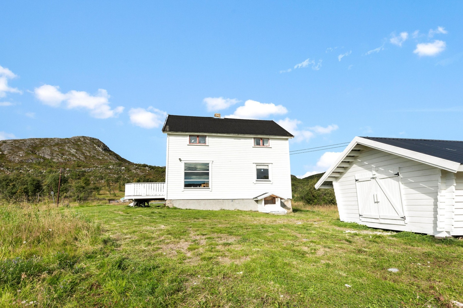 Uthus fra 2017 er på ca 11 m² Galleribilde