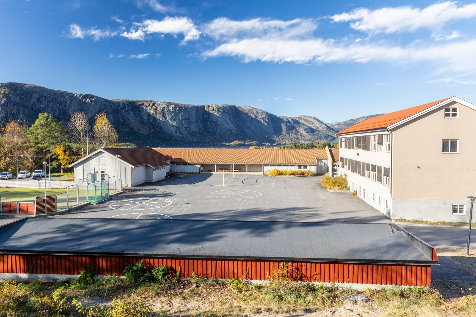 Tveit skule/Nissedal ungdomsskule Galleribilde