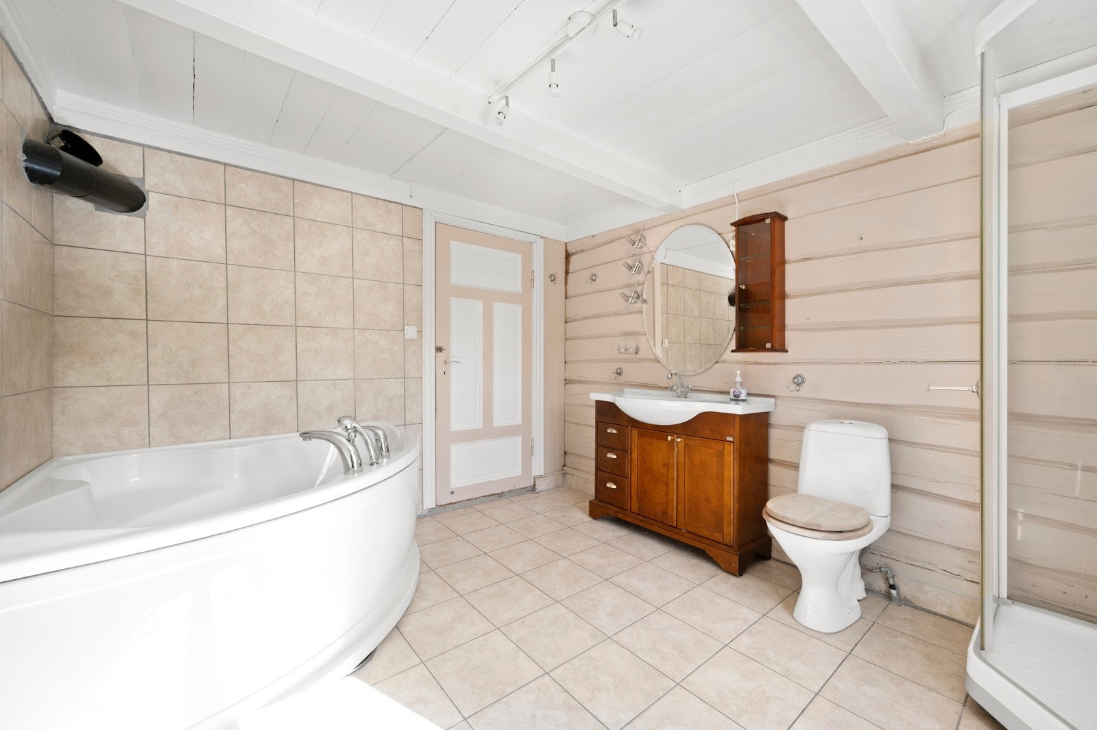 Bad i hovedetasje Galleribilde