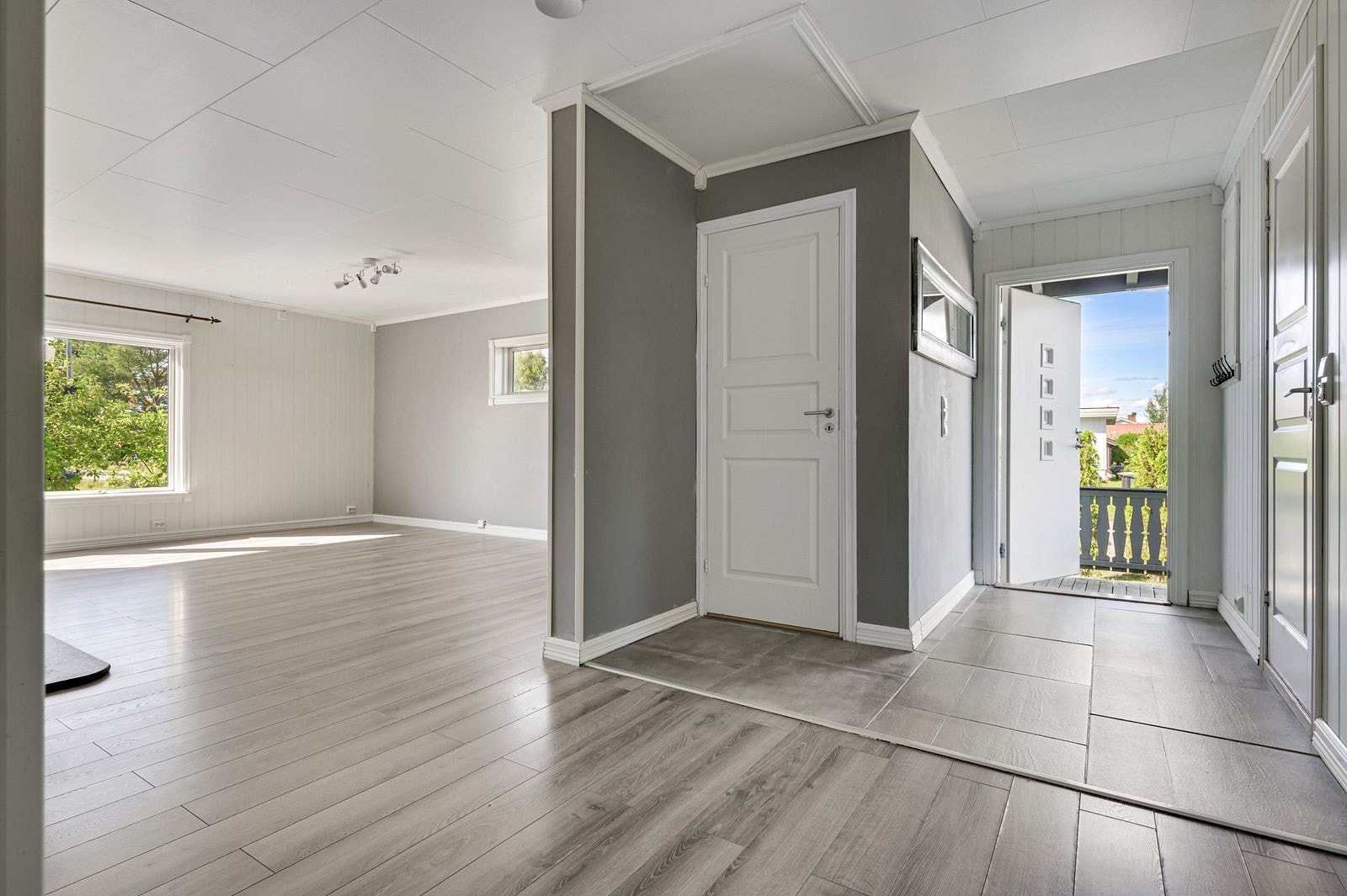 Entré og stue Galleribilde