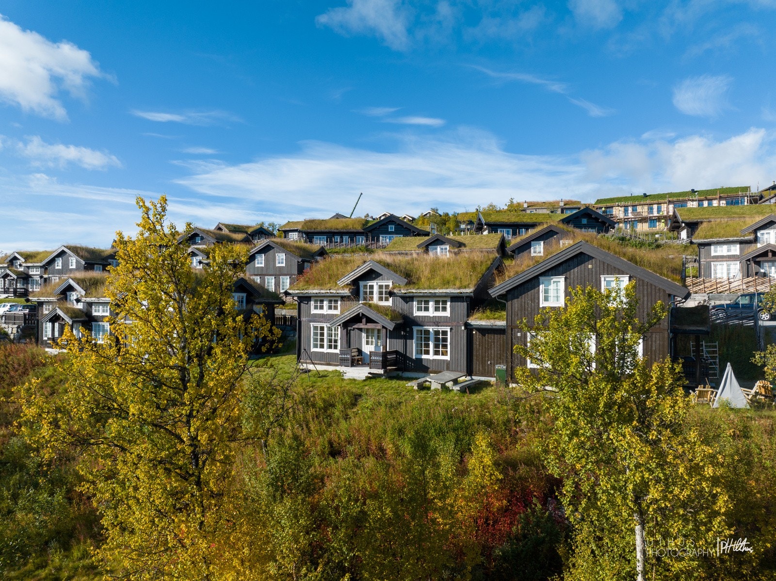 Aktiv Eiendomsmegling v/ Mathias Hove har gleden av å presentere en flott familiehytte på Geilo med ski in/ut! Galleribilde