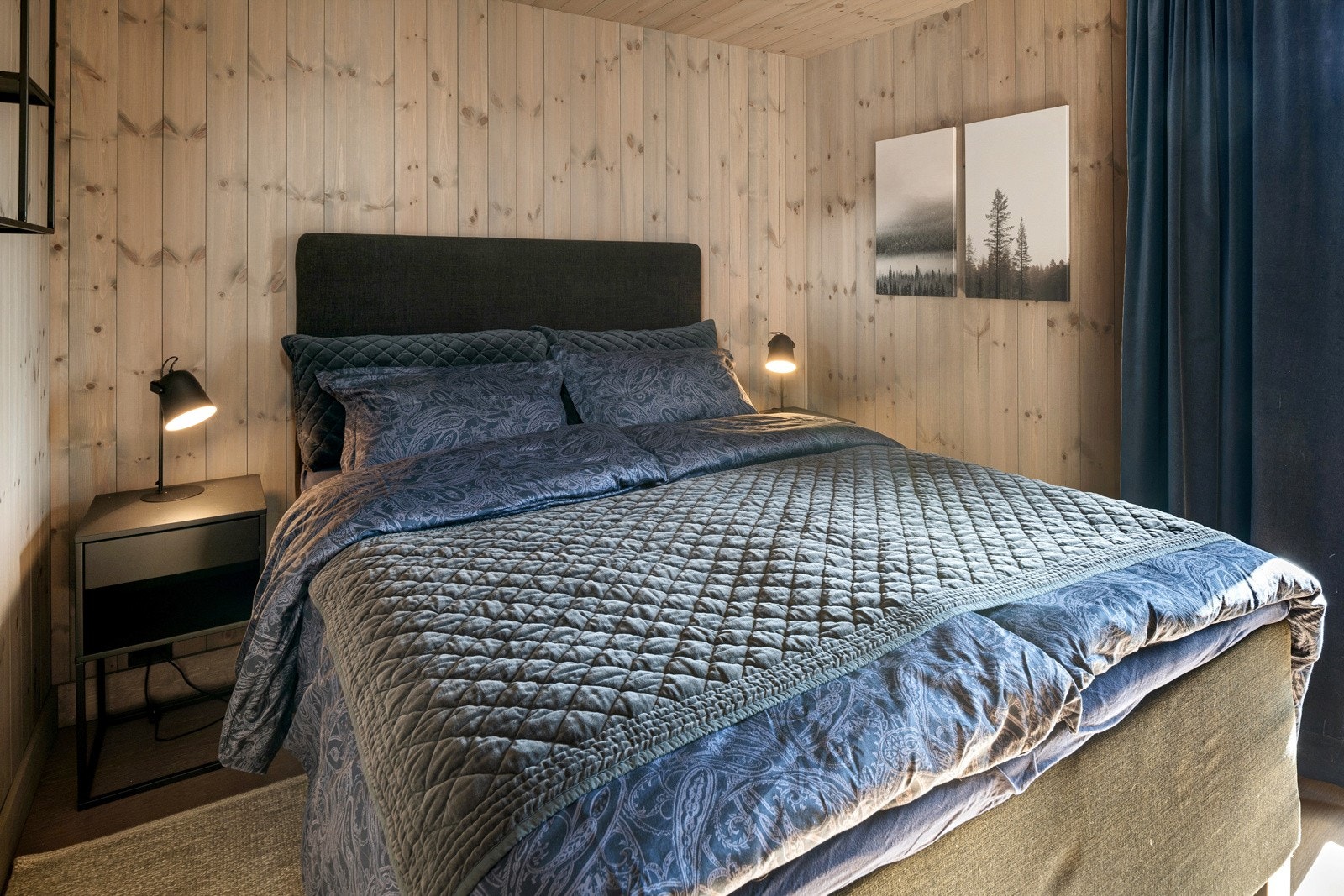 Tre soverom i hovedplanet, hvorav ett med eget baderom. Galleribilde