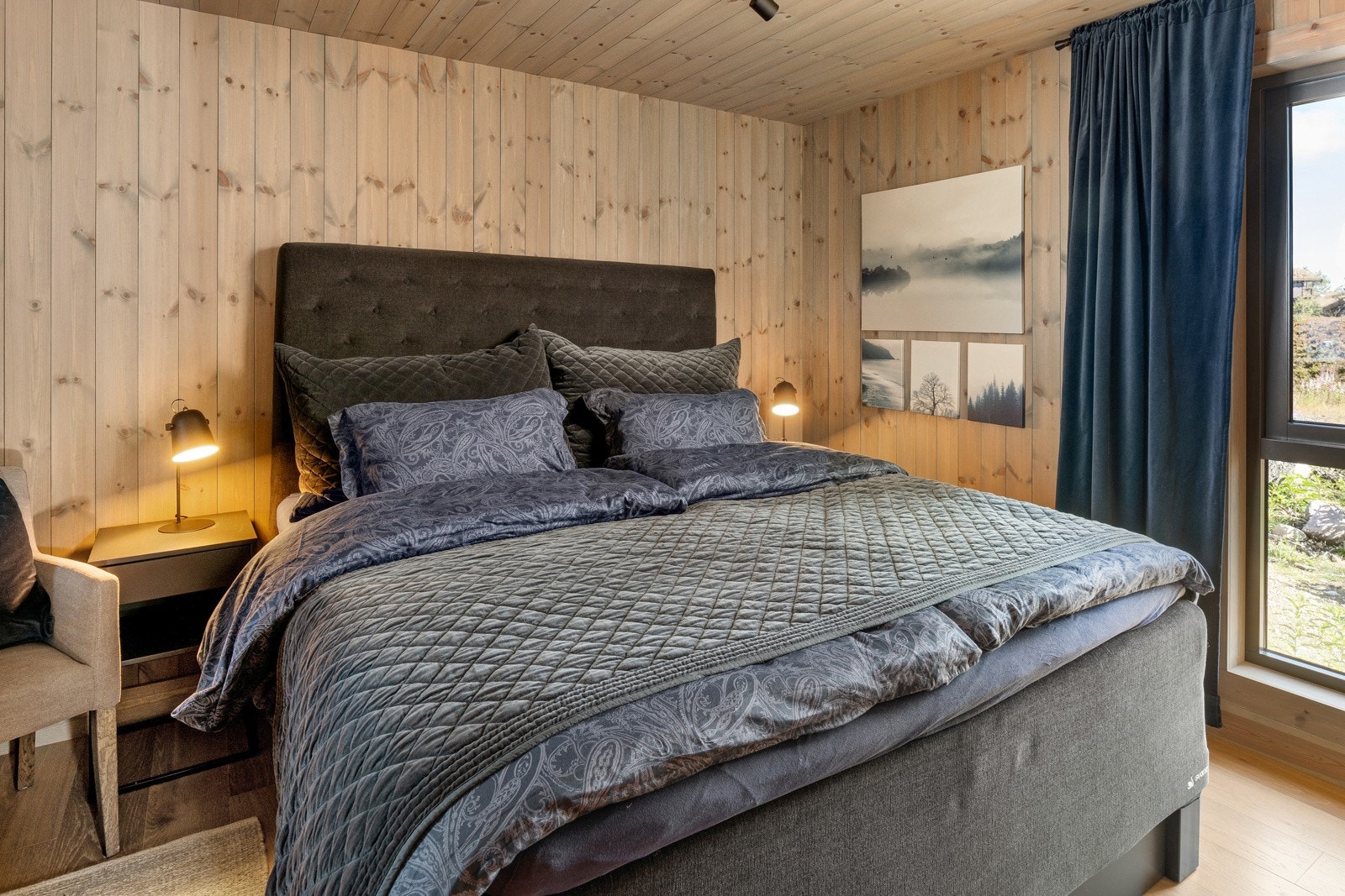 Hytta har totalt fire soverom, så her er det god plass til storfamilien. Galleribilde