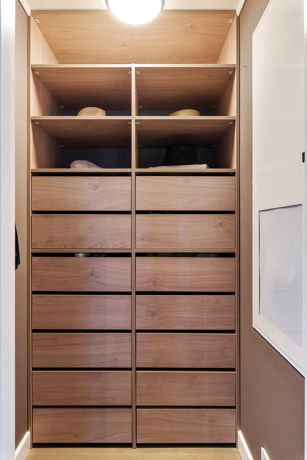 Garderoberom i tilknytning til entréen. Galleribilde