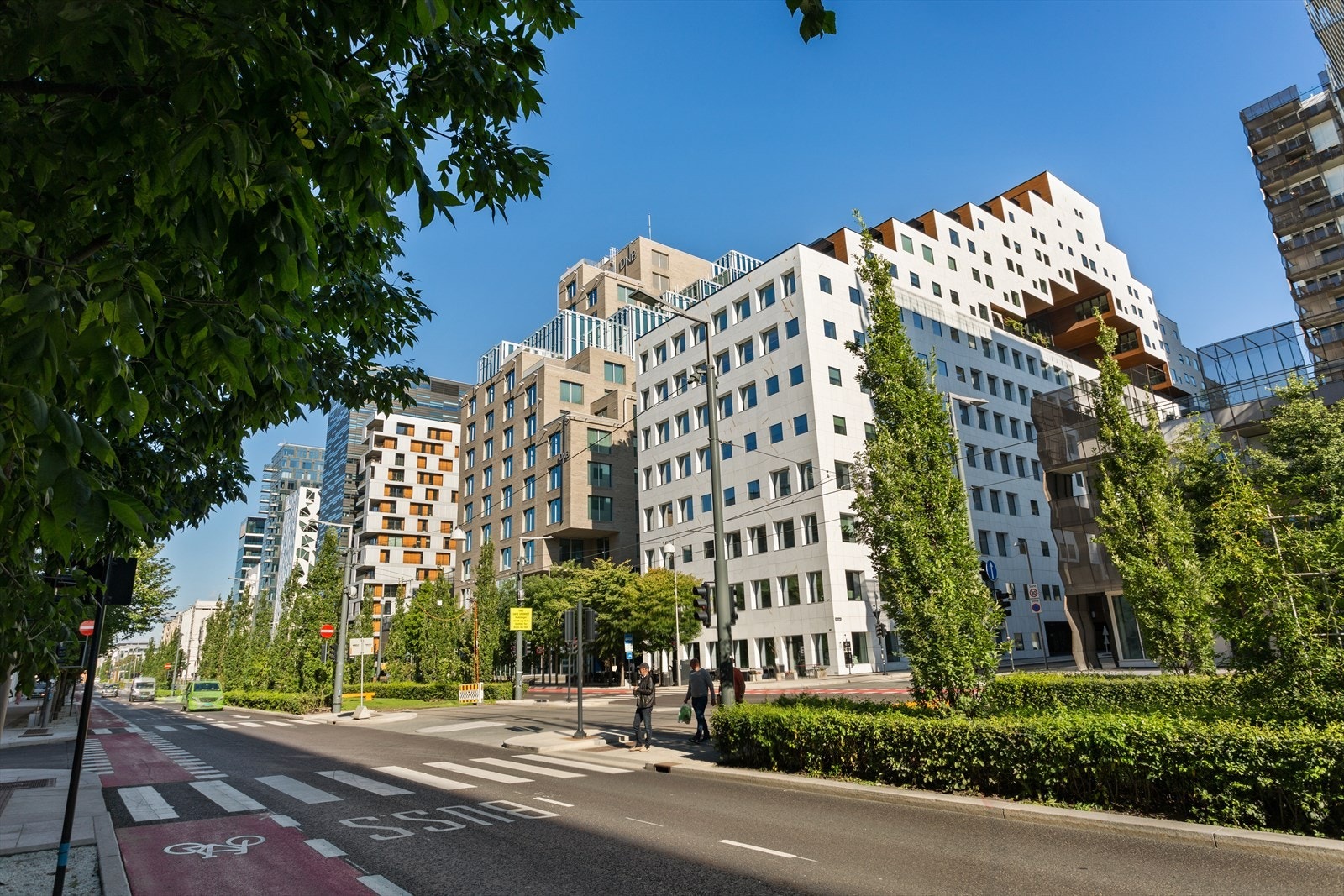 Fasade sett fra dronning Eufemias. Her bor du sentralt med bredt kulturelt tilbud og gode kulinariske opplevelser rett utenfor døra. Galleribilde