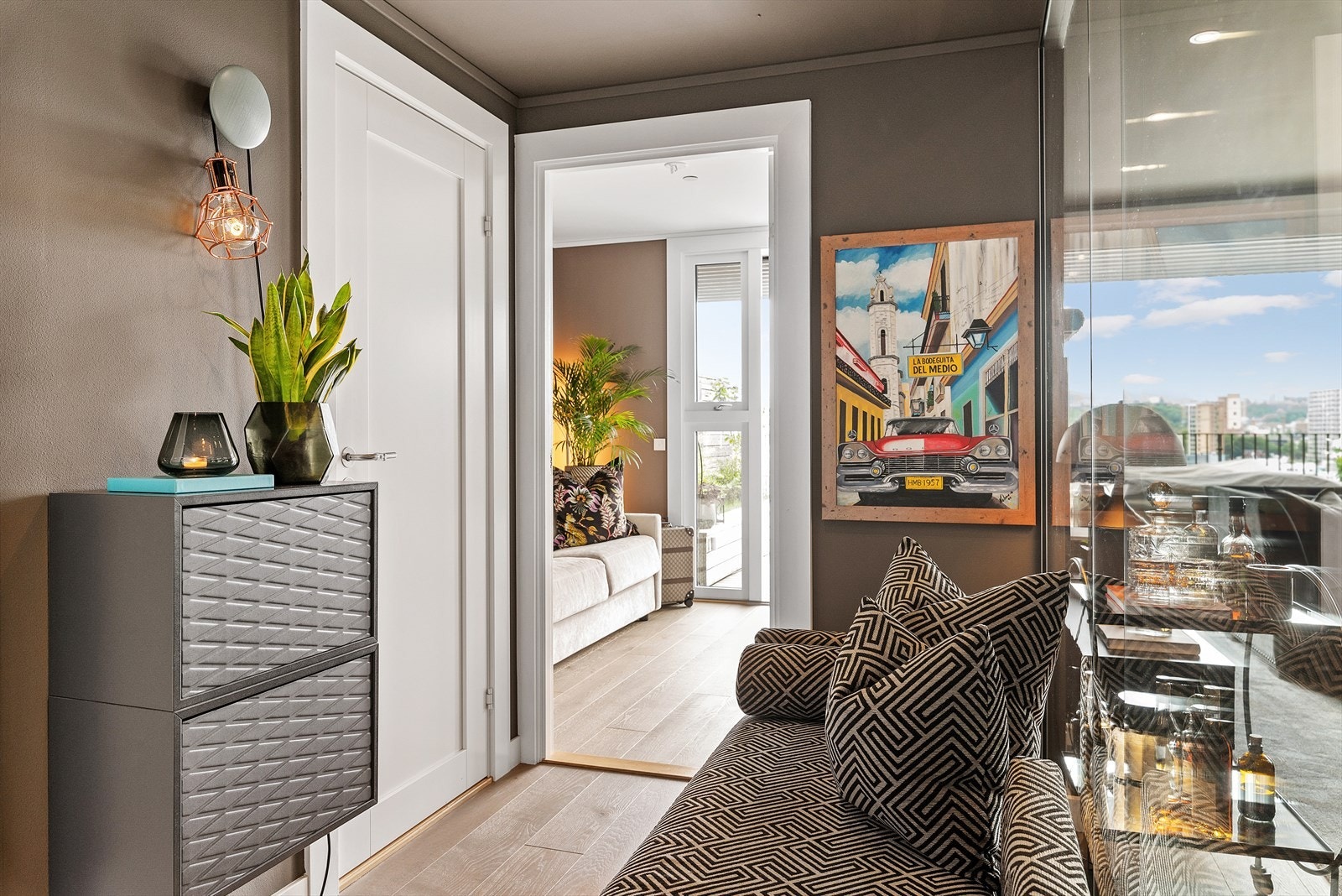 Hyggelig entré med eget garderoberom. Galleribilde