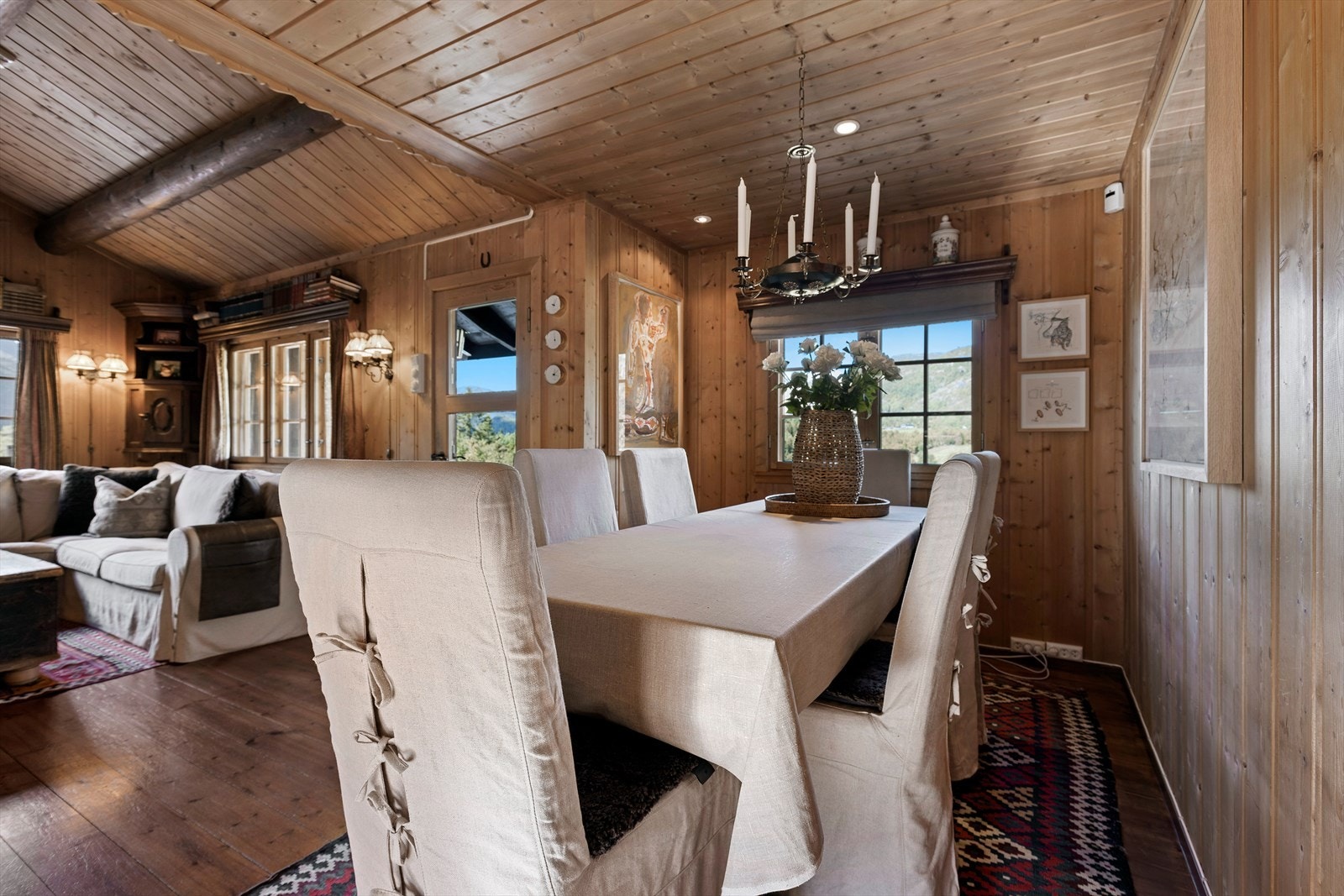 Spisestuen. Galleribilde