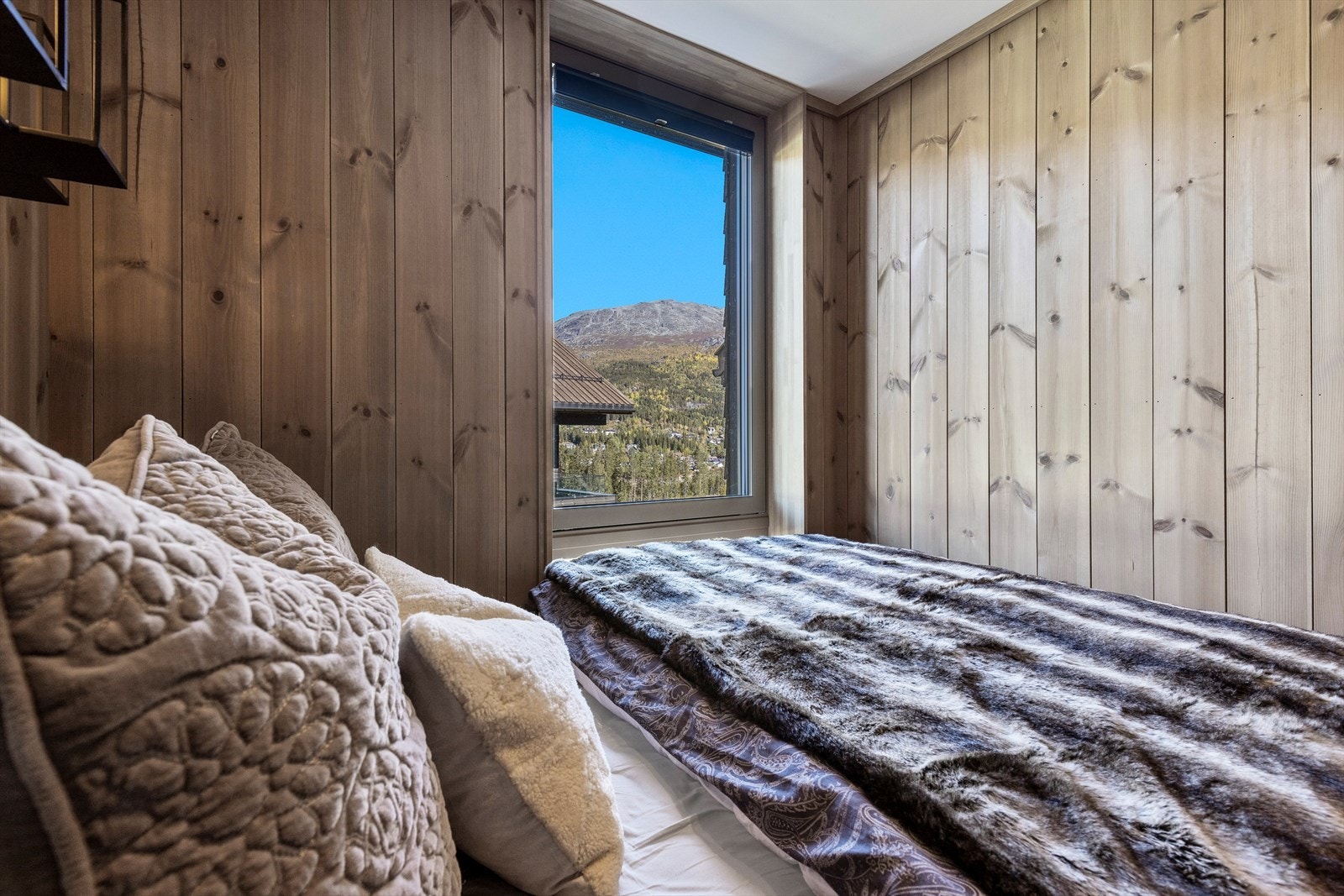 Hyggelig utsikt fra soverommet. Galleribilde