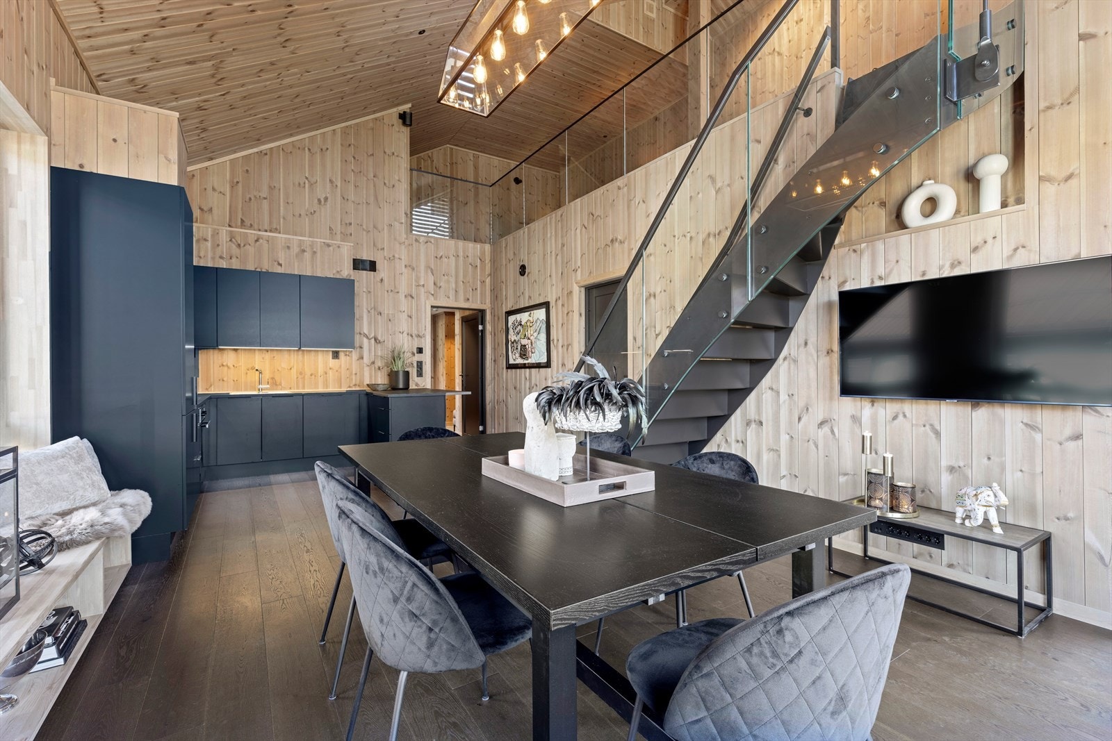 FÝRI TUNET - Totteskogen 73 - Presentert av Nikola Gresko og Tobias Due i Nordvik Frogner. Galleribilde