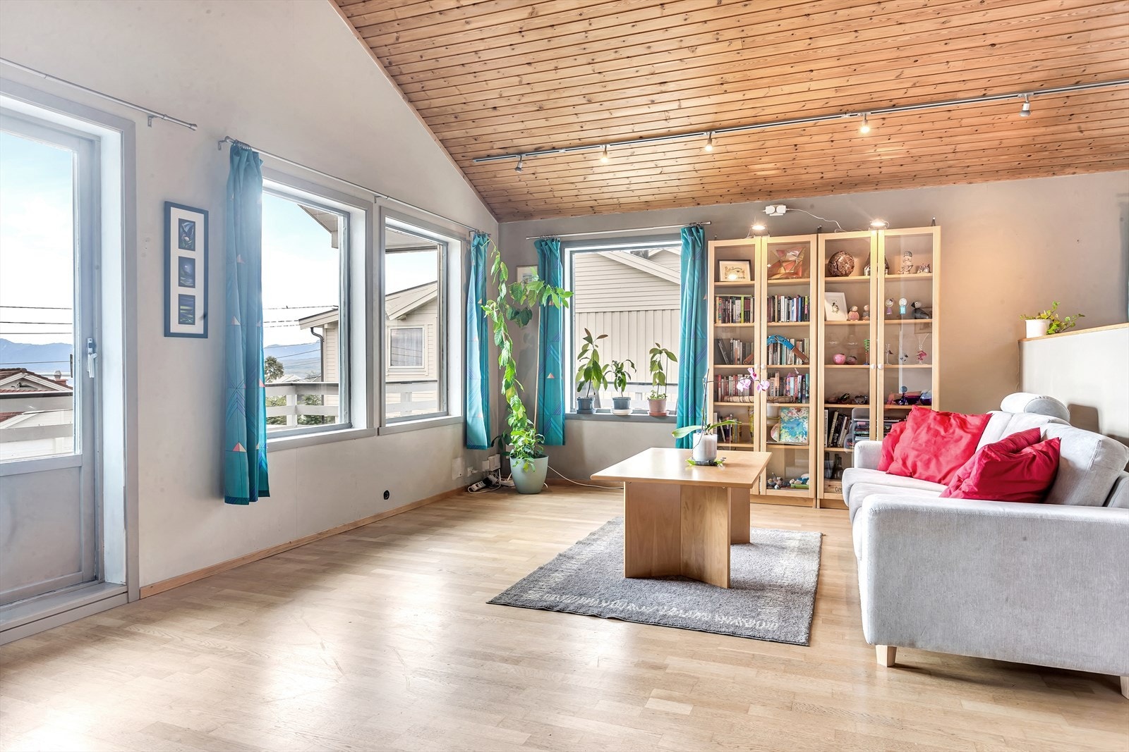 Enebolig over to plan med frittstående garasje sentralt på Kvaløysletta! Galleribilde