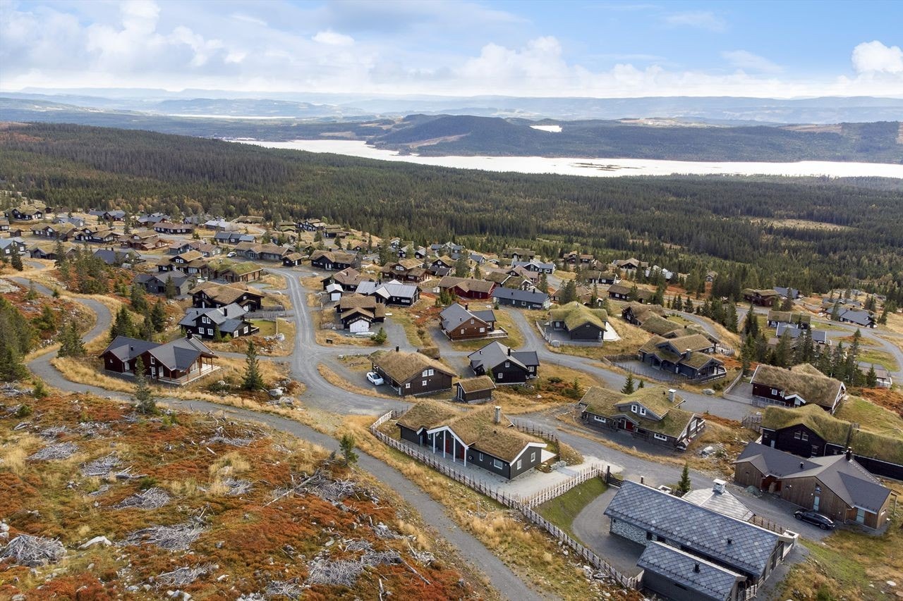 Kort vei til fiskevann, turområder, dagligvare og restaurant/bar Galleribilde