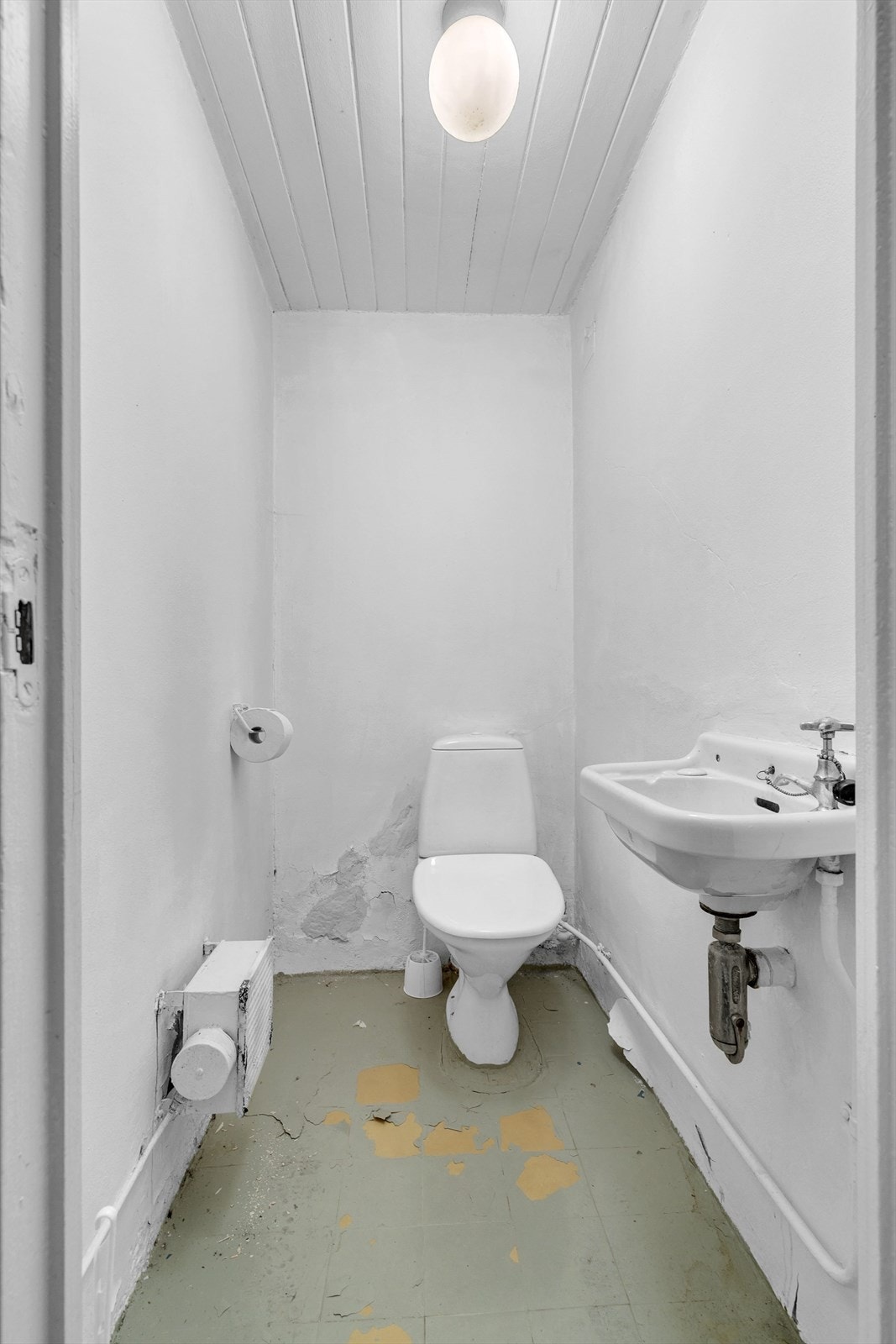 Kjelleretasje - WC Galleribilde