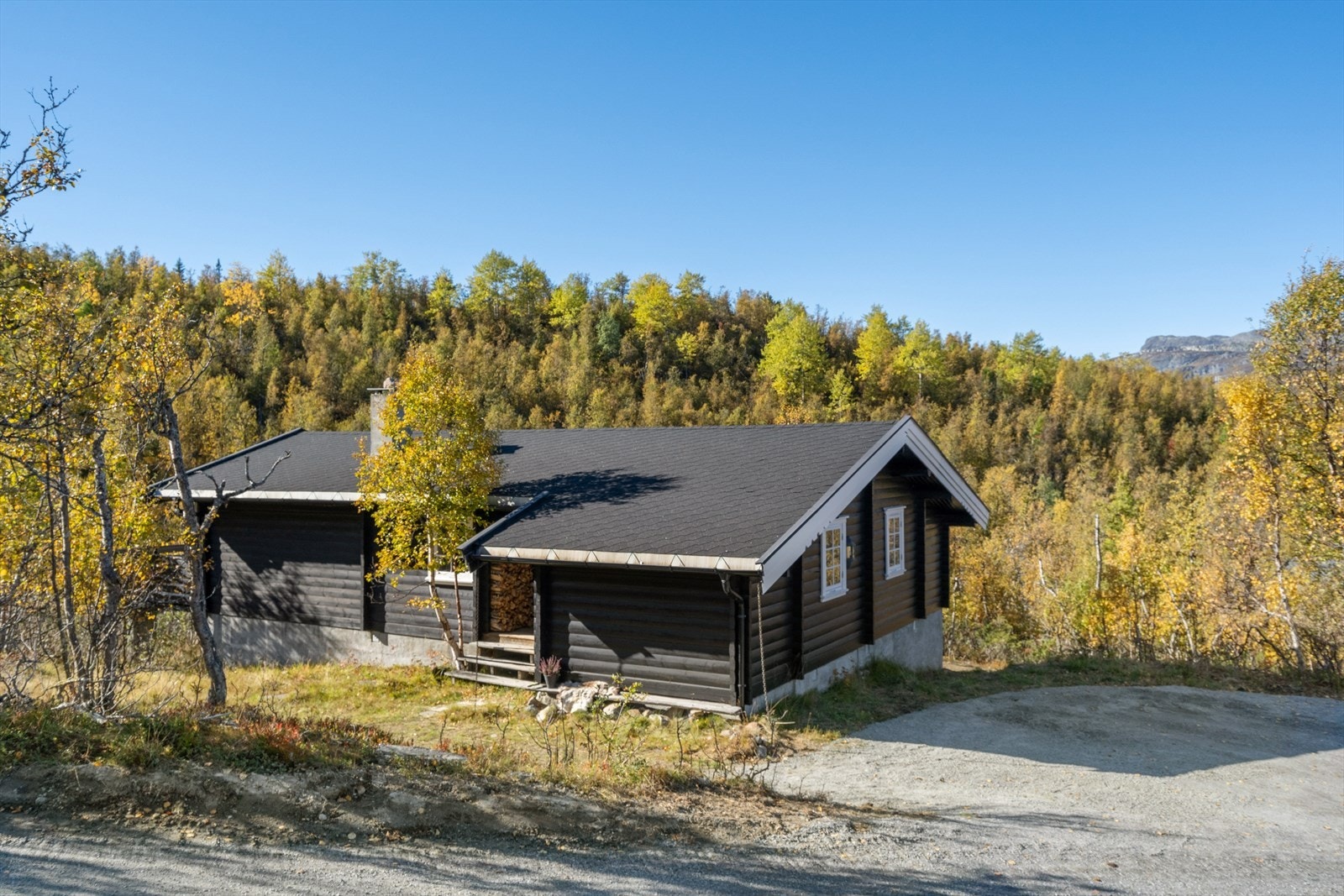 Her er det gode solforhold, og eiendommen er beliggende i et stille og rolig område. Galleribilde