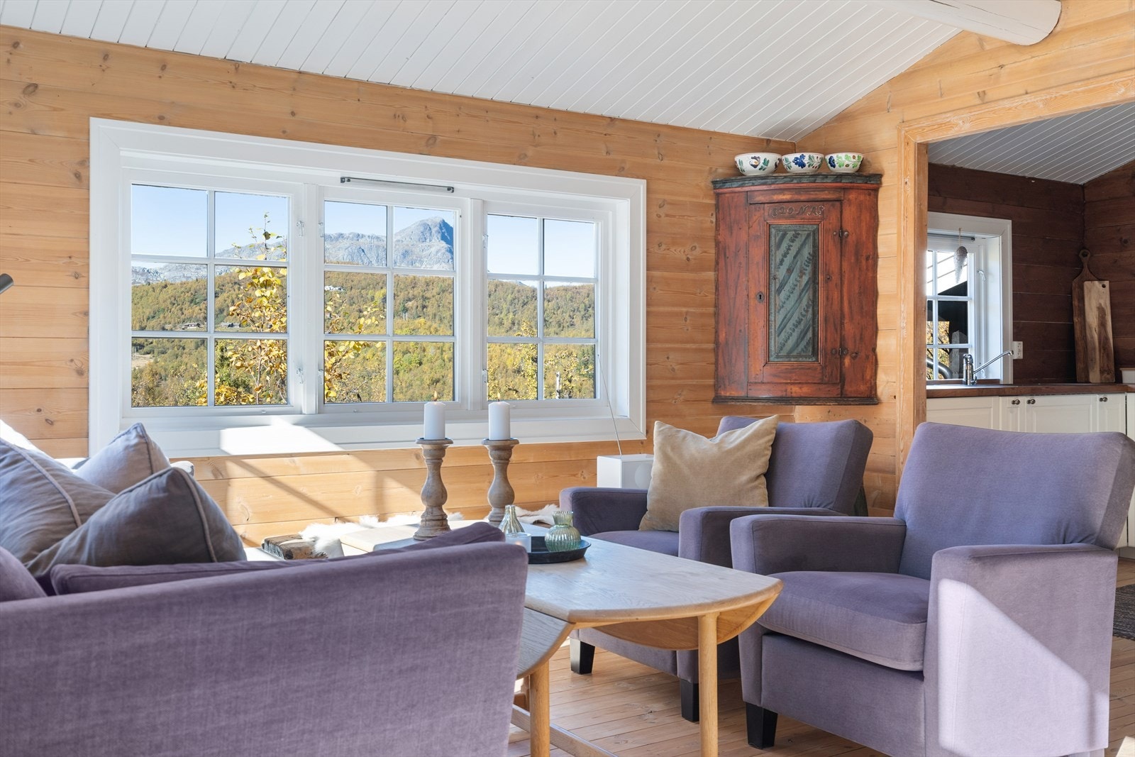 Utsikten gjennom stuevinduet er det ingenting å si på! Galleribilde