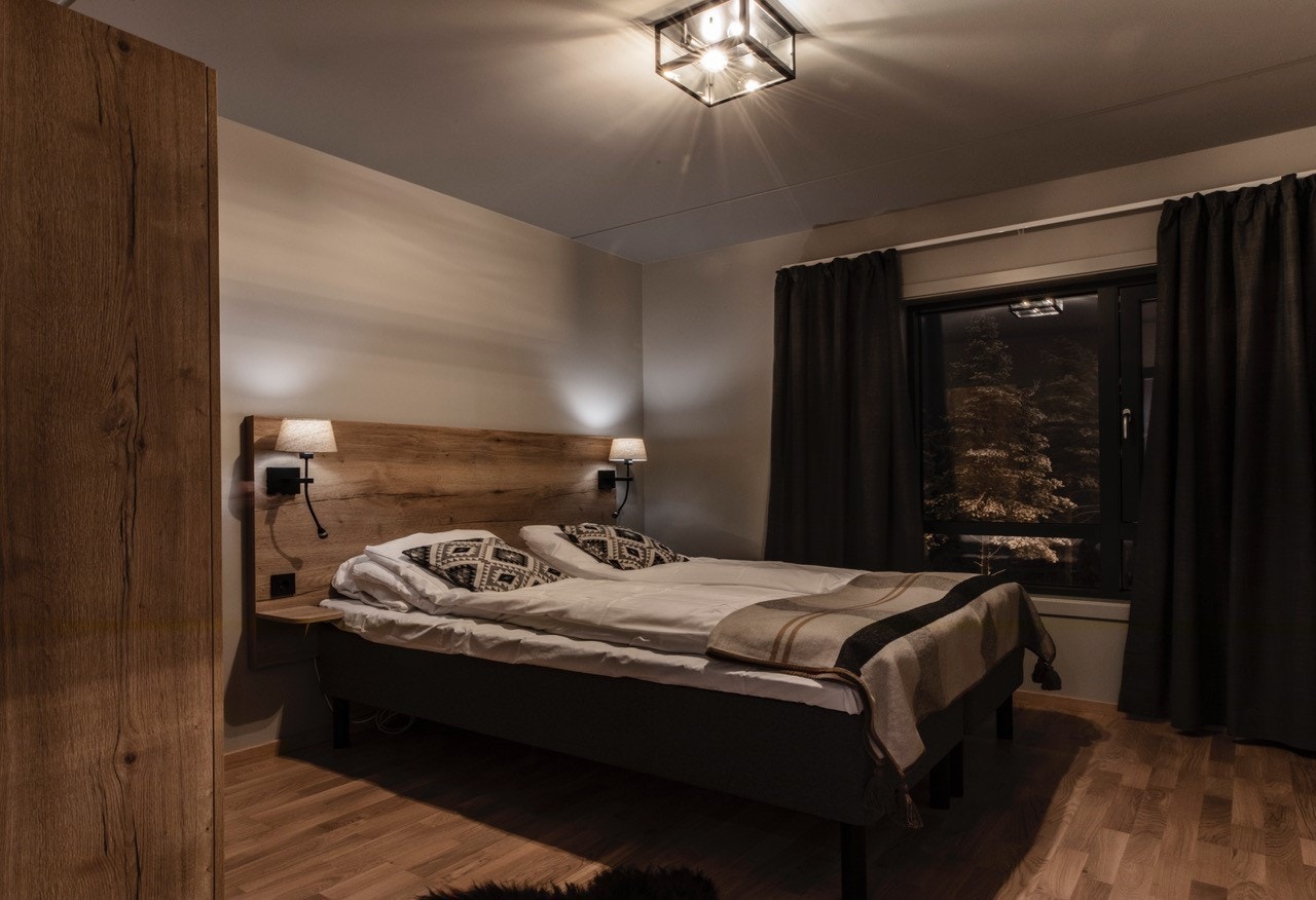 Flott og stort hovedsoverom, stort skap. Stille og rolig. Galleribilde