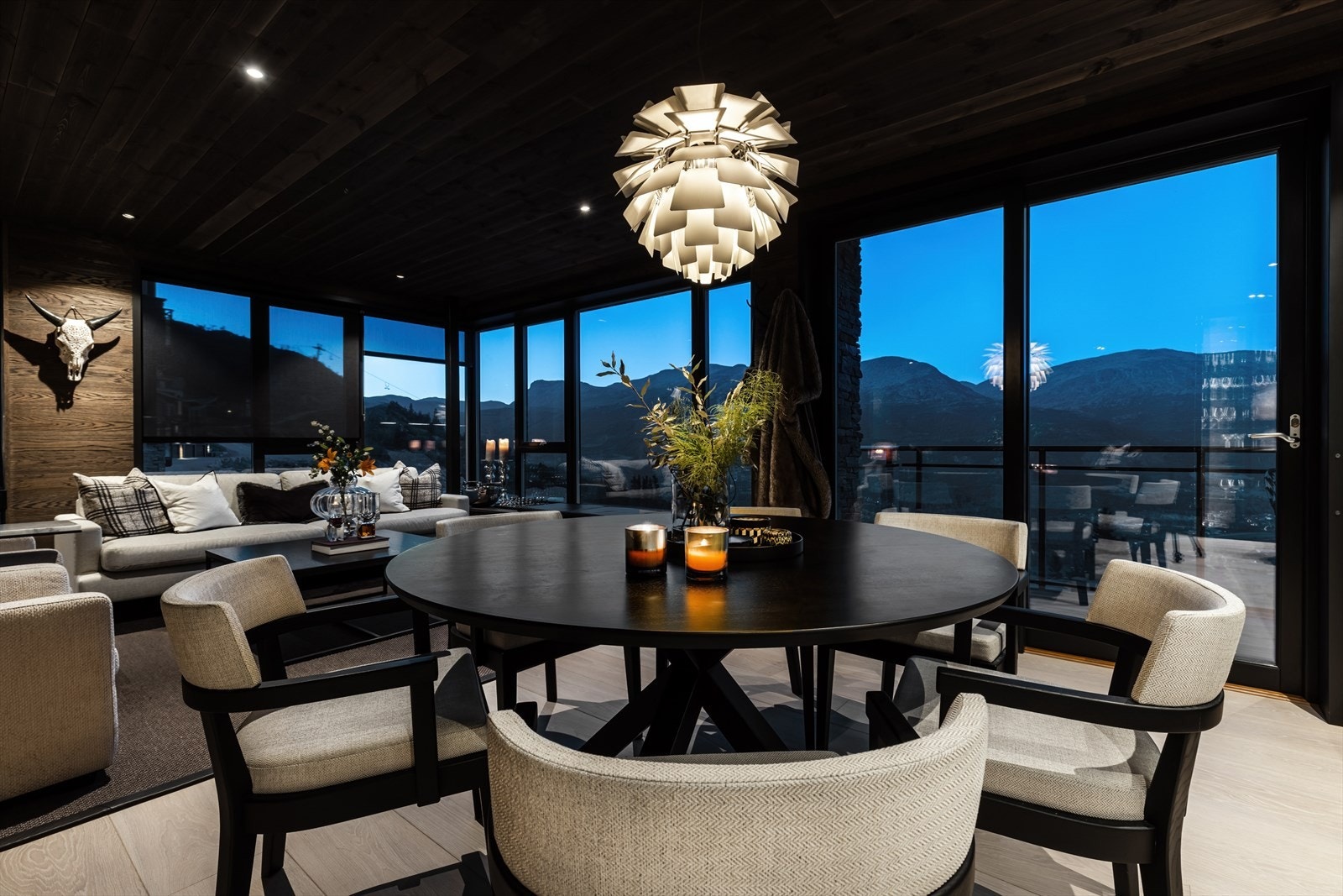 Fjellmegleren har gleden av å presentere en fantastisk chalet-leilighet ved Skarsnuten 905! Galleribilde