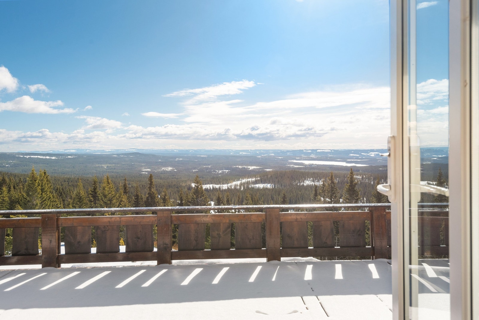 Panoramautsikt fra terrassedøra Galleribilde