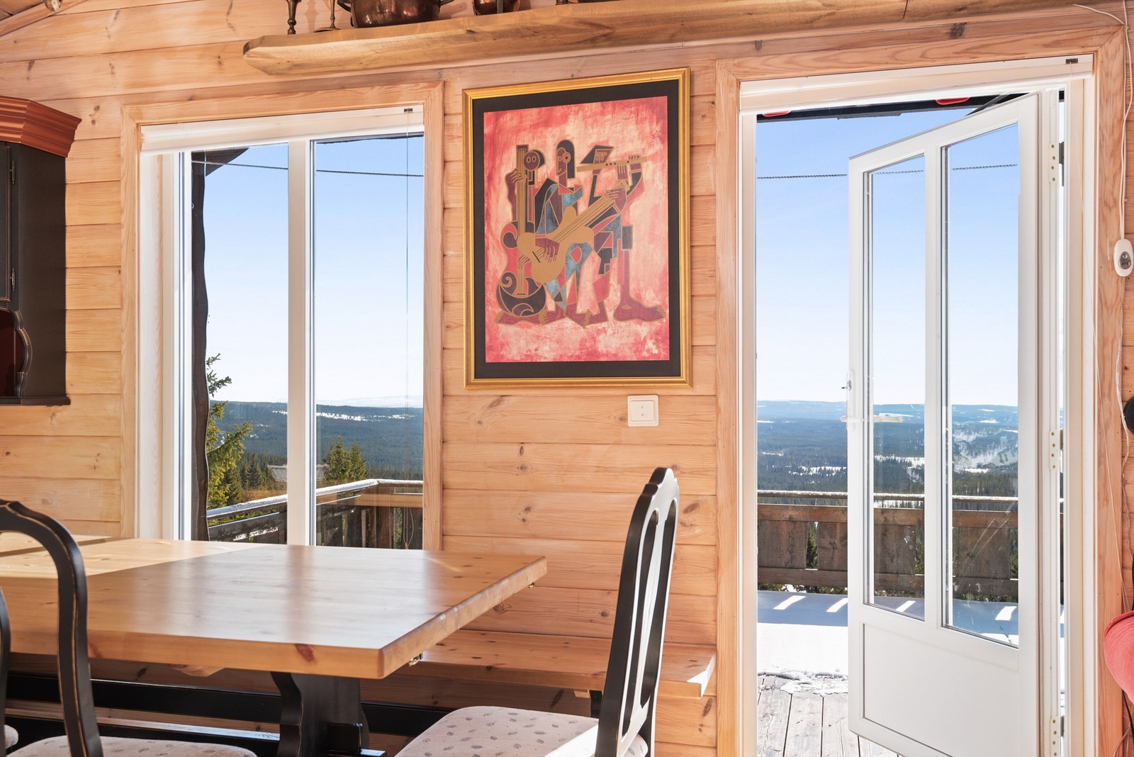 Direkte utgang til terrasse fra stuen Galleribilde