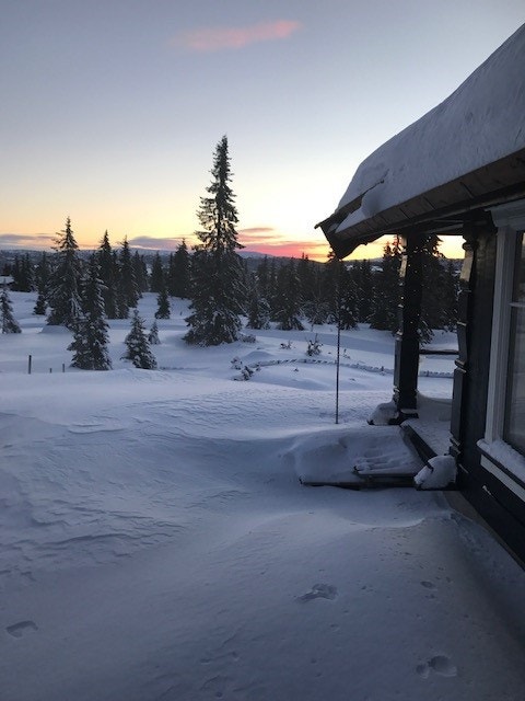 Nydelig vinterlandskap rundt hytta. Fra selges private arkiv. Galleribilde