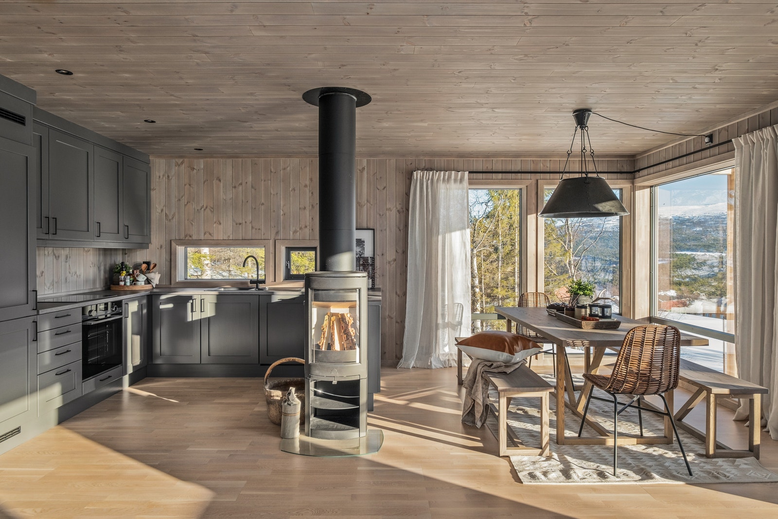 Bilde fra visningshytte med tilnærmet like overflater (med unntak av gulv) - ta kontakt for befaring av visningshytta! Galleribilde