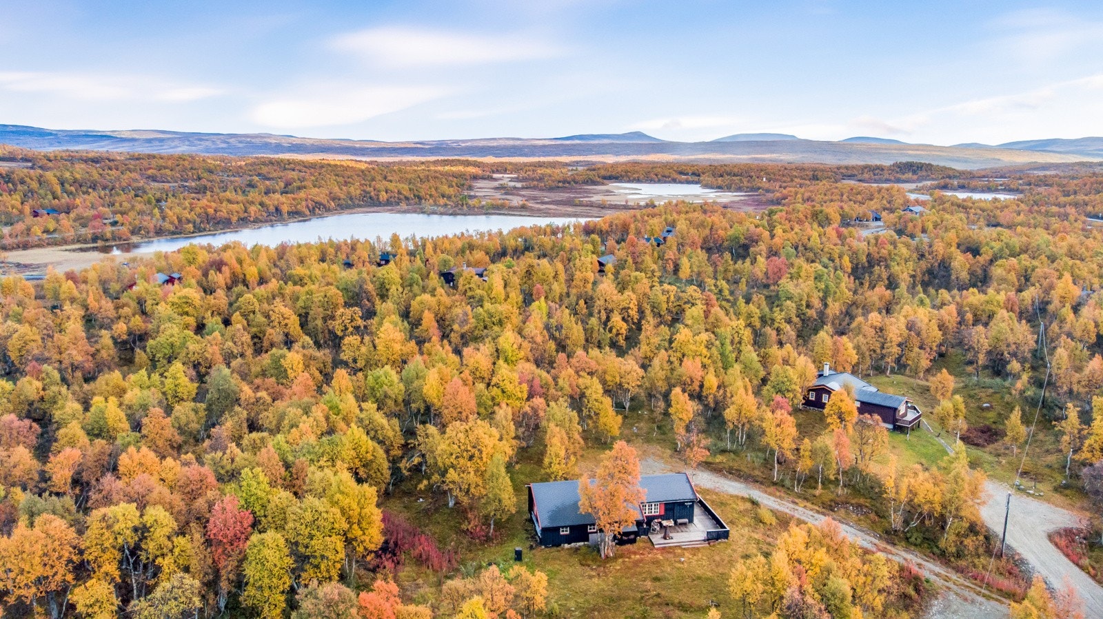 Oppkjørte skiløyper rett utenfor døra og kort vei til alpinanlegget i Tanndalen og Funesdalen. Galleribilde